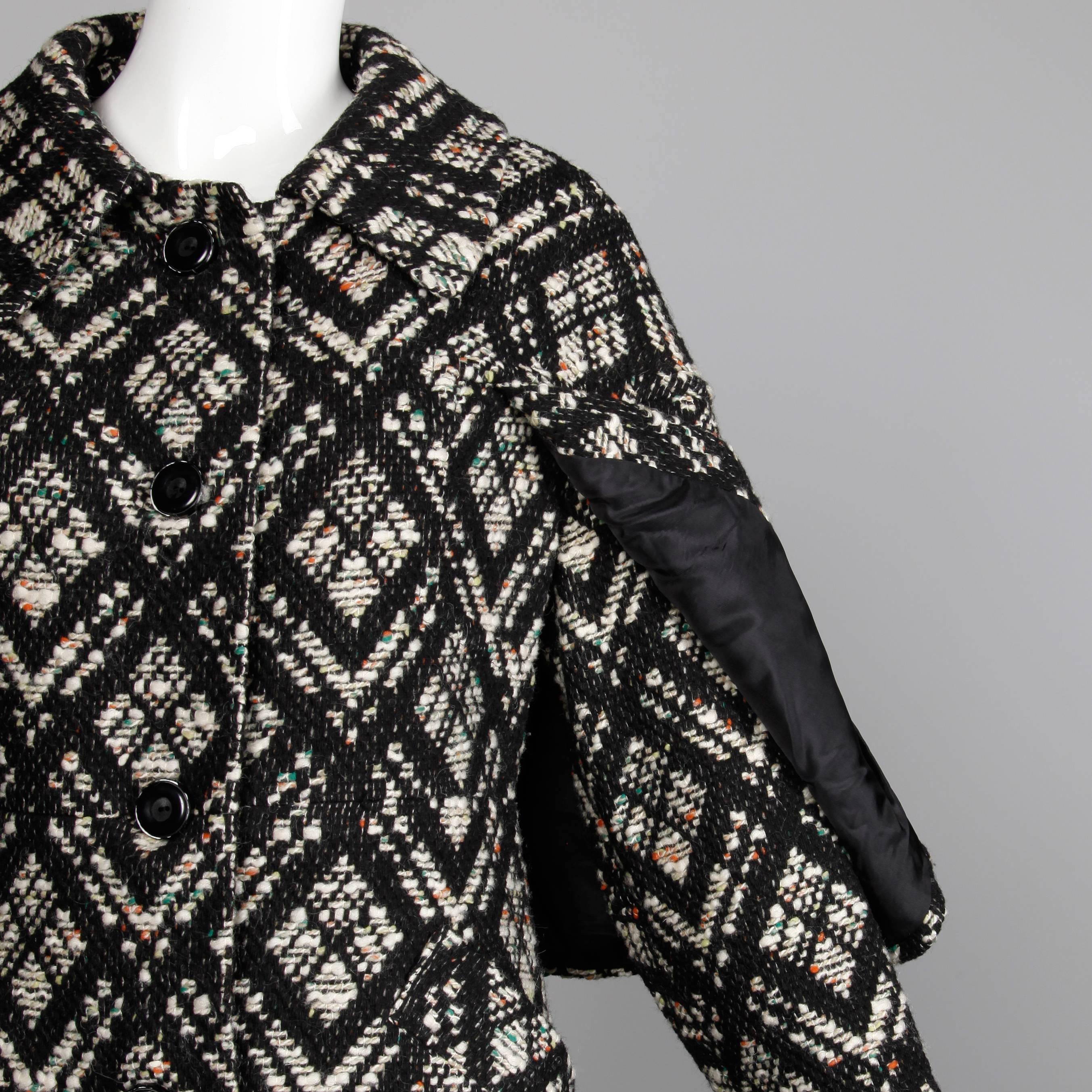 1970s Vintage Black + White Irish Wool Tweed Cape Coat with Fringe Trim For Sale 2