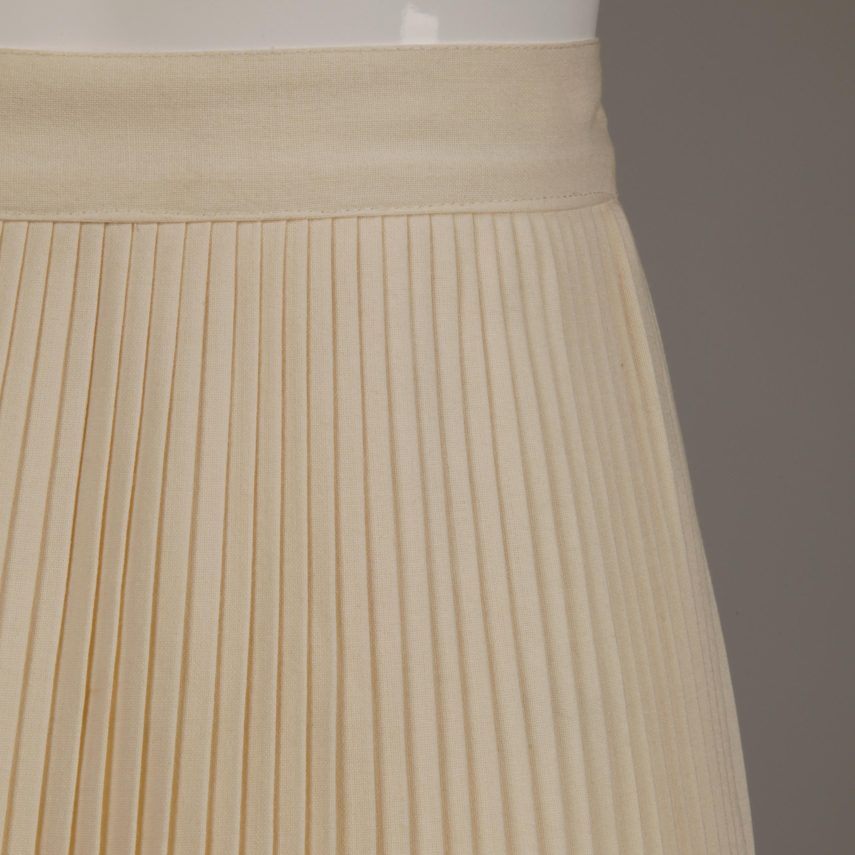 1940s Vintage Off White/ Cream Cotton Pleated High Waist Pencil Skirt In Excellent Condition In Sparks, NV