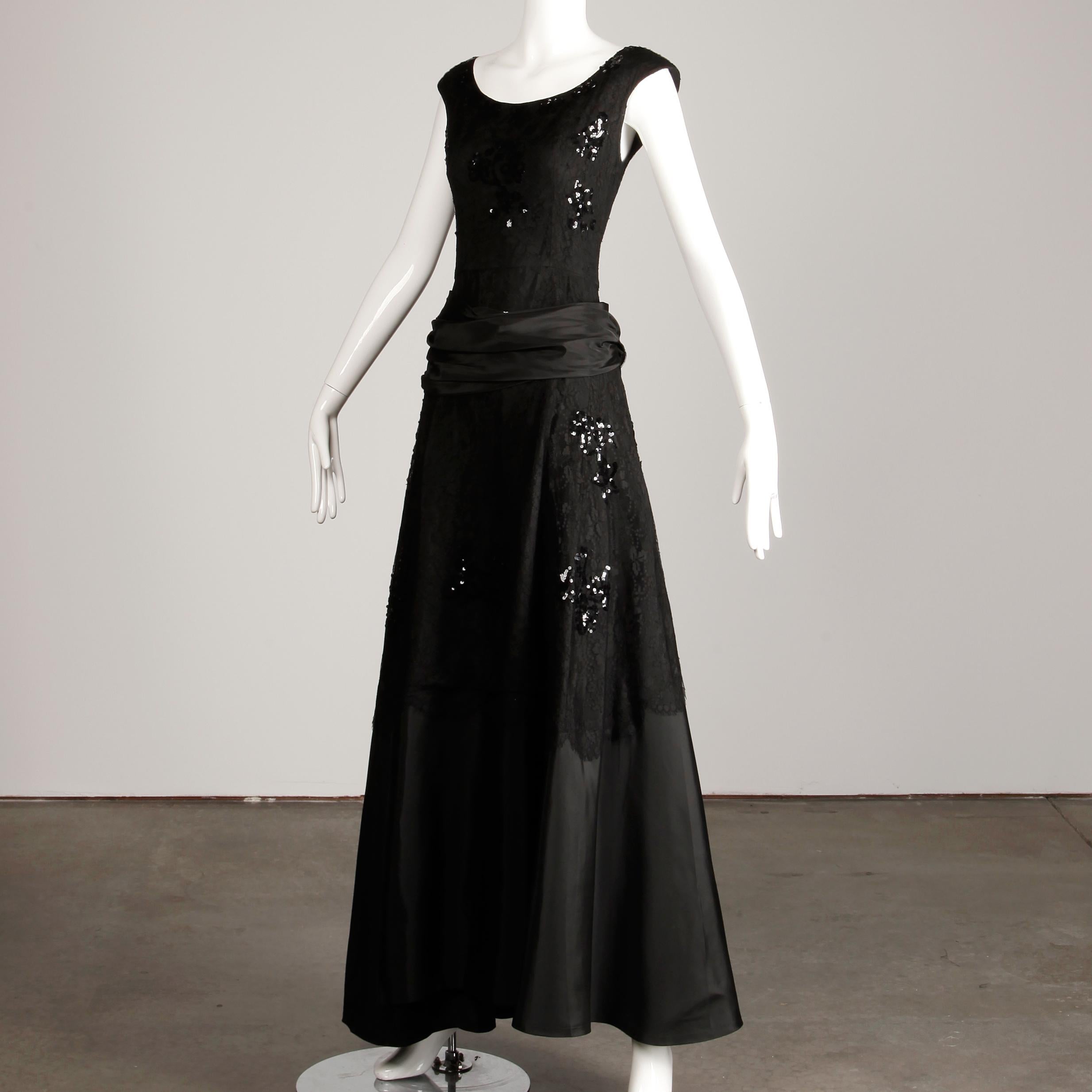 1940er Jack Herzog Vintage Schwarz Spitze + Pailletten verschönert Abendkleid/ Kleid im Zustand „Hervorragend“ im Angebot in Sparks, NV