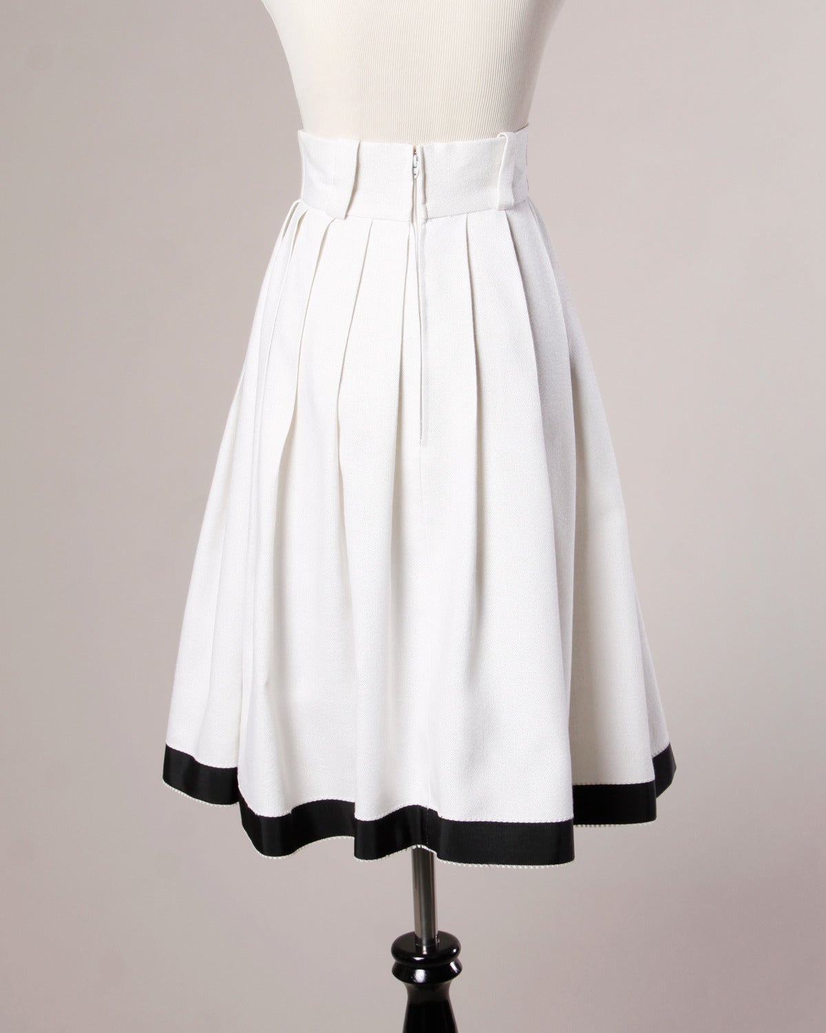 Women's Anne Fogarty Vintage Black + White Linen Pleated Skirt