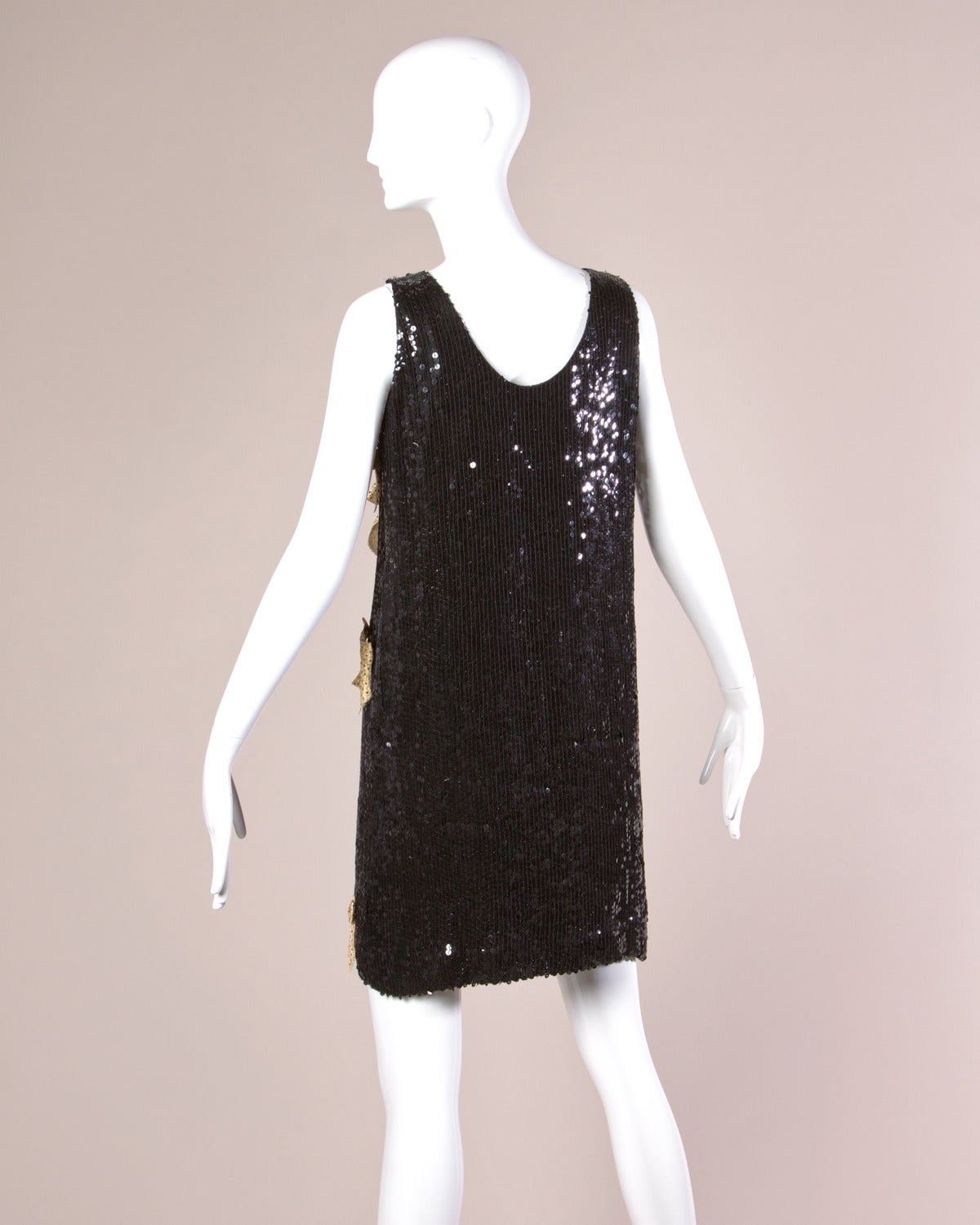 Nero Jeanette Kastenberg, vestito vintage di paillettes nere con fiocchi d'oro metallici in vendita
