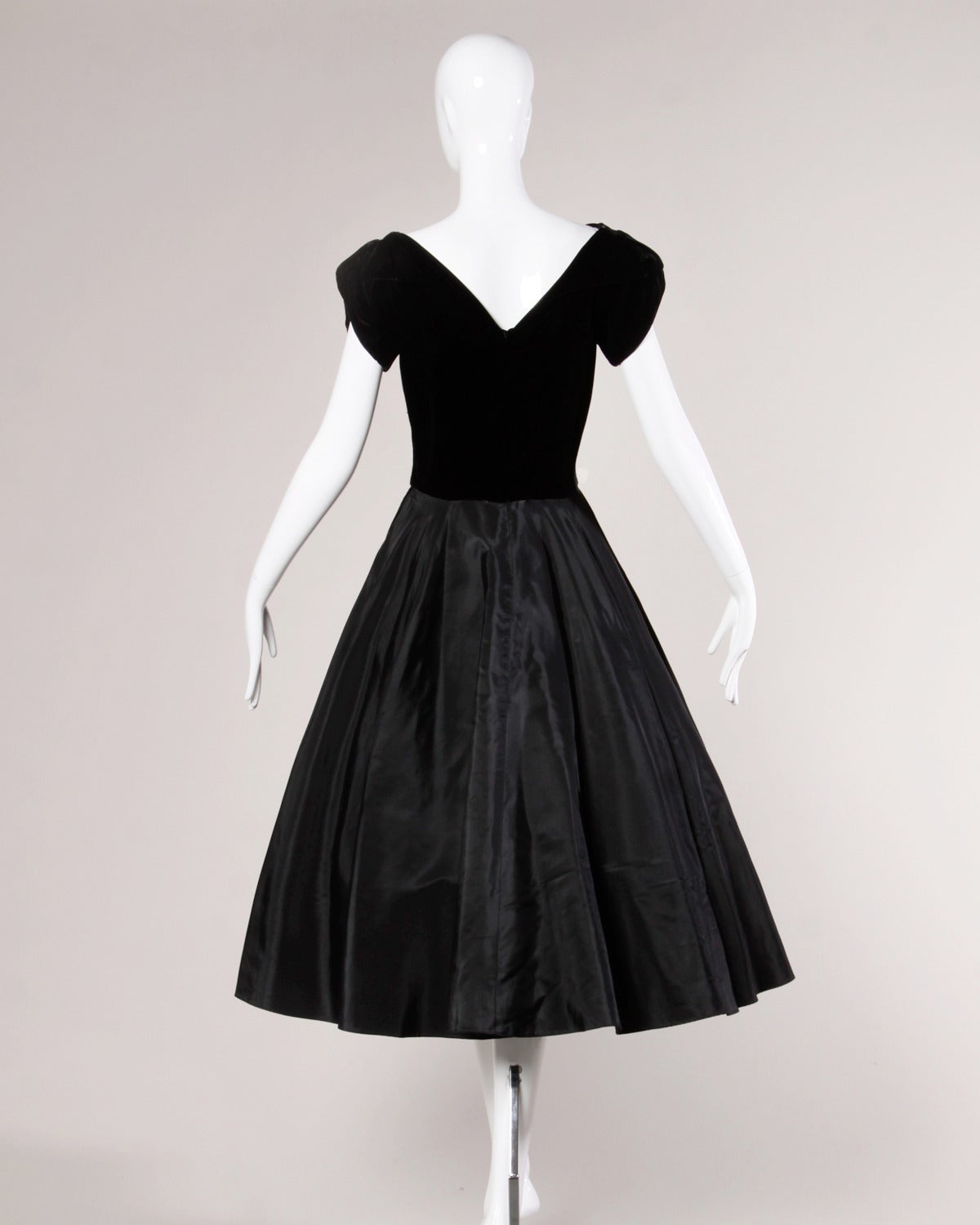 Women's 1950s Vintage Velvet + Taffeta Full Sweep Cocktail Dress