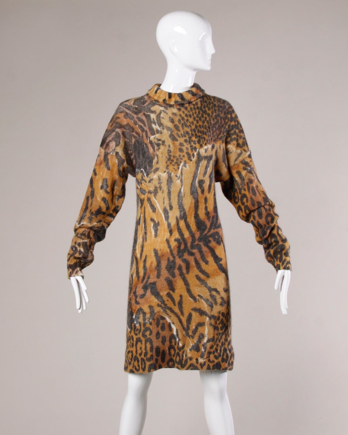 Krizia Iconic Vintage Animal Print Oversized Knit Sweater Dress In Excellent Condition For Sale In Sparks, NV