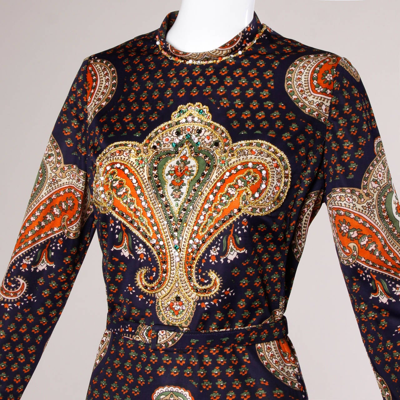 Gino Charles Vintage 1970s Beaded Paisley Print Mini Dress In Excellent Condition In Sparks, NV