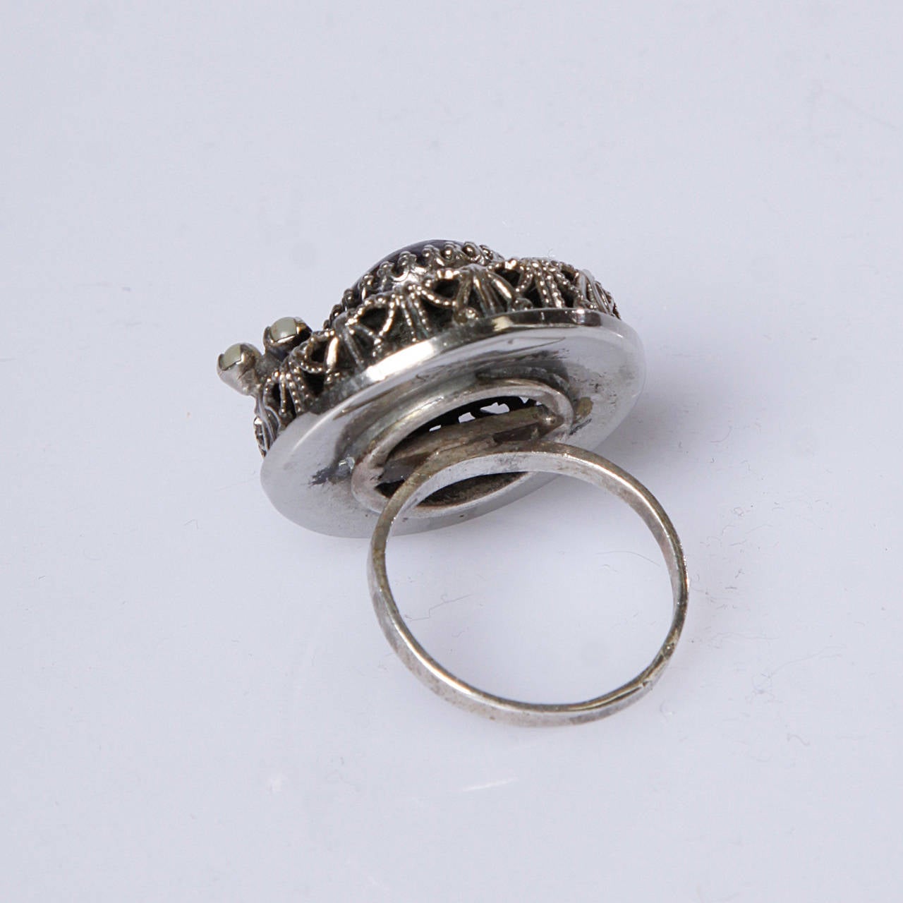 Signed Schiaparelli Vintage Filligree Cocktail Ring In Excellent Condition In Sparks, NV