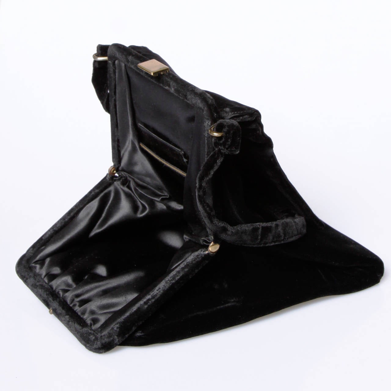 Rosenfeld Vintage 1960s Black Silk Velvet Hand Bag with Cherubs In Excellent Condition For Sale In Sparks, NV