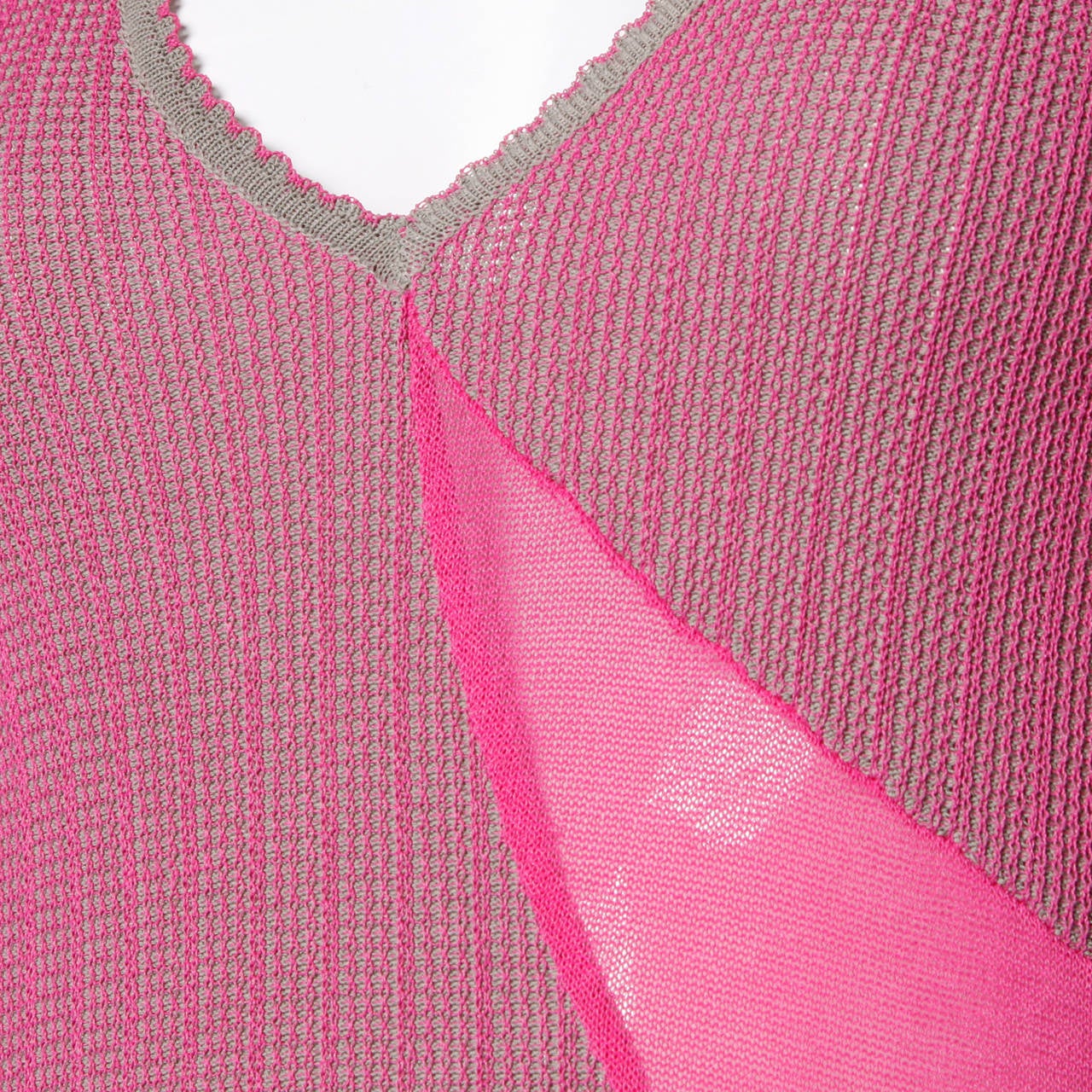 Rose Hervé Léger - Robe longue en maille rose et grise avec découpes en maille transparente, années 1990 en vente
