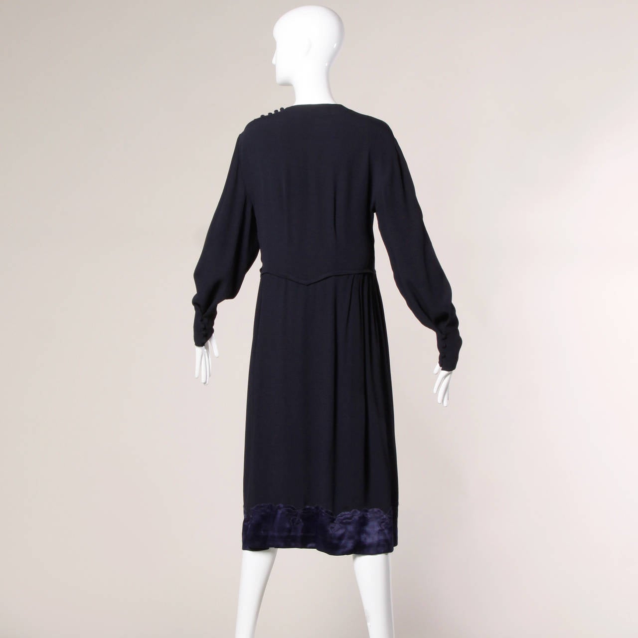 1930s Vintage Navy Blue Crepe Satin Ivy Embroidery Dress 1