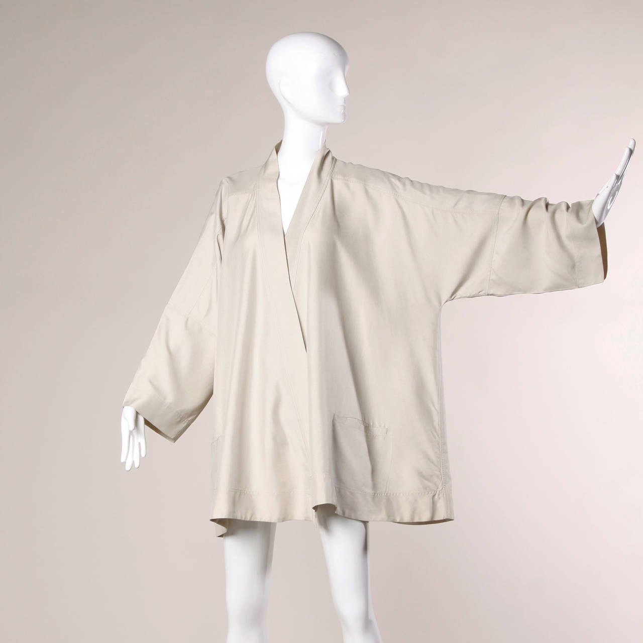 Stunning Salvatore Ferragamo Vintage Silk Kimono Jacket or Swing Coat 3