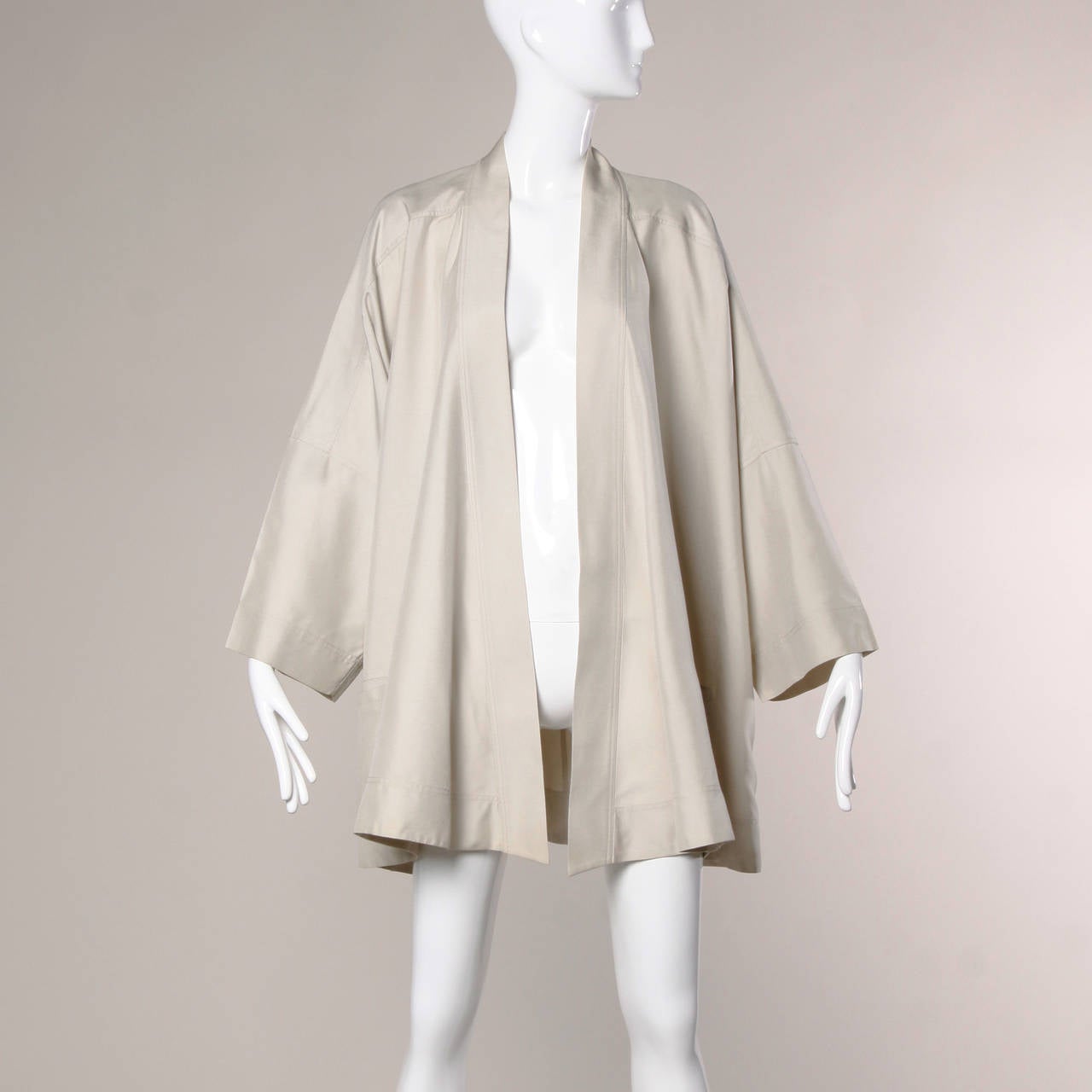 Stunning Salvatore Ferragamo Vintage Silk Kimono Jacket or Swing Coat In Excellent Condition In Sparks, NV