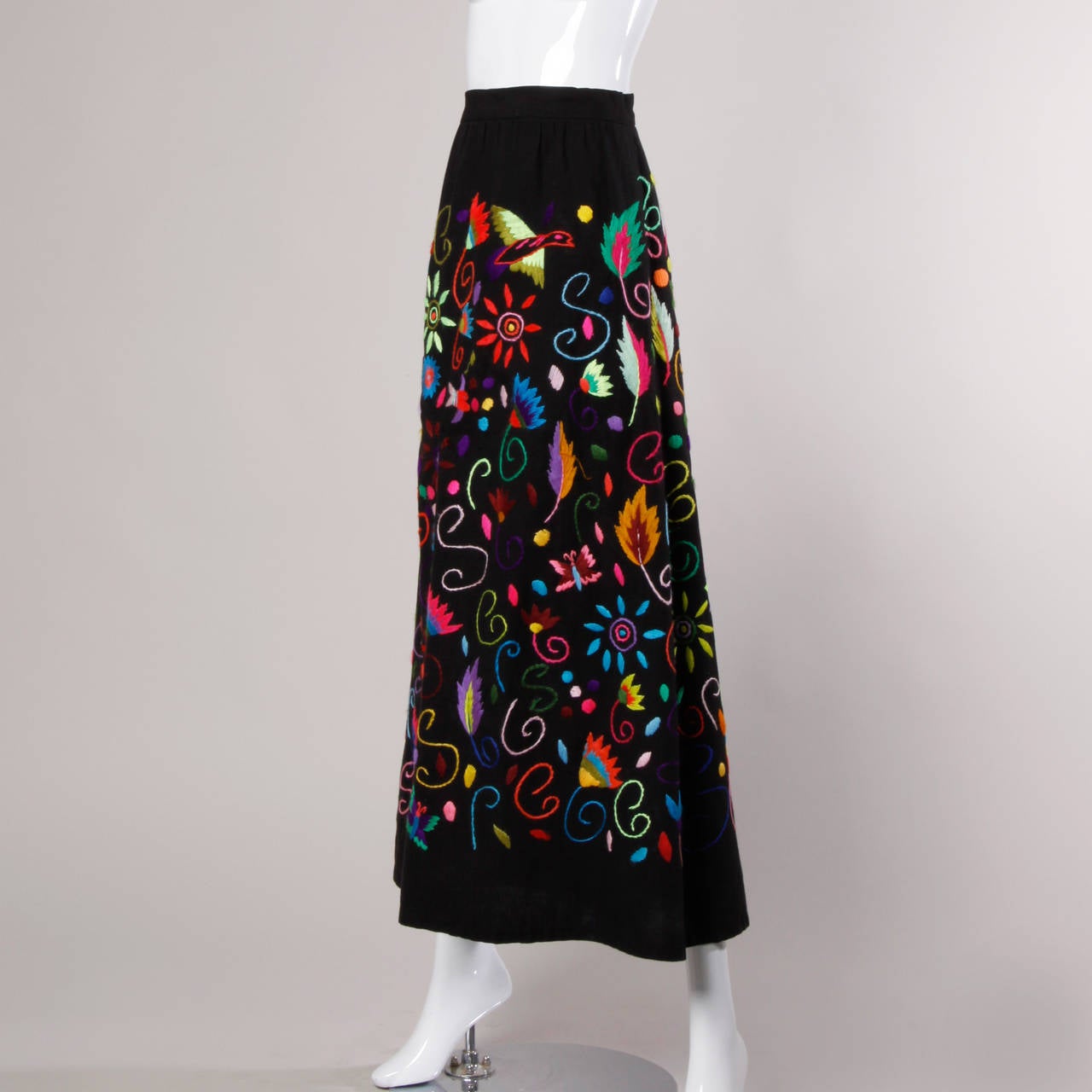 1970s Vintage Hand-Embroidered Maxi Skirt 4