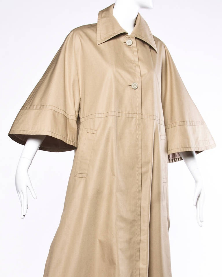 Ted Lapidus Vintage 1970s 70s Khaki Rain Coat with Cape Sleeves In Excellent Condition In Sparks, NV