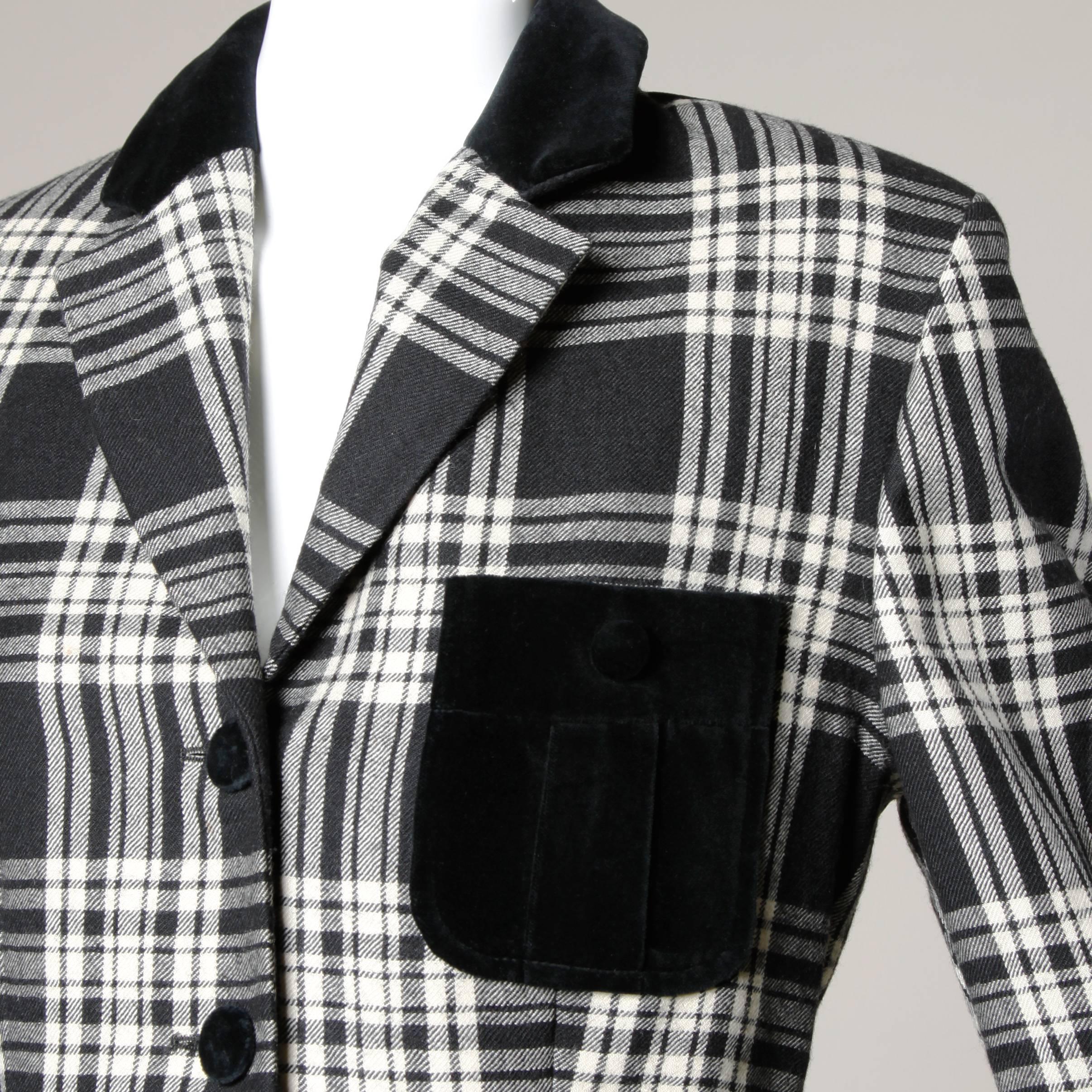 Black and white plaid blazer jacket with black pockets and red lining by GB Moschino.

Details:

Fully Lined
Front Button Closure
Marked Size: GB 12/ USA 10
Color: Black/ White 
Fabric: 100% Wool 
Label: Moschino Cheap and