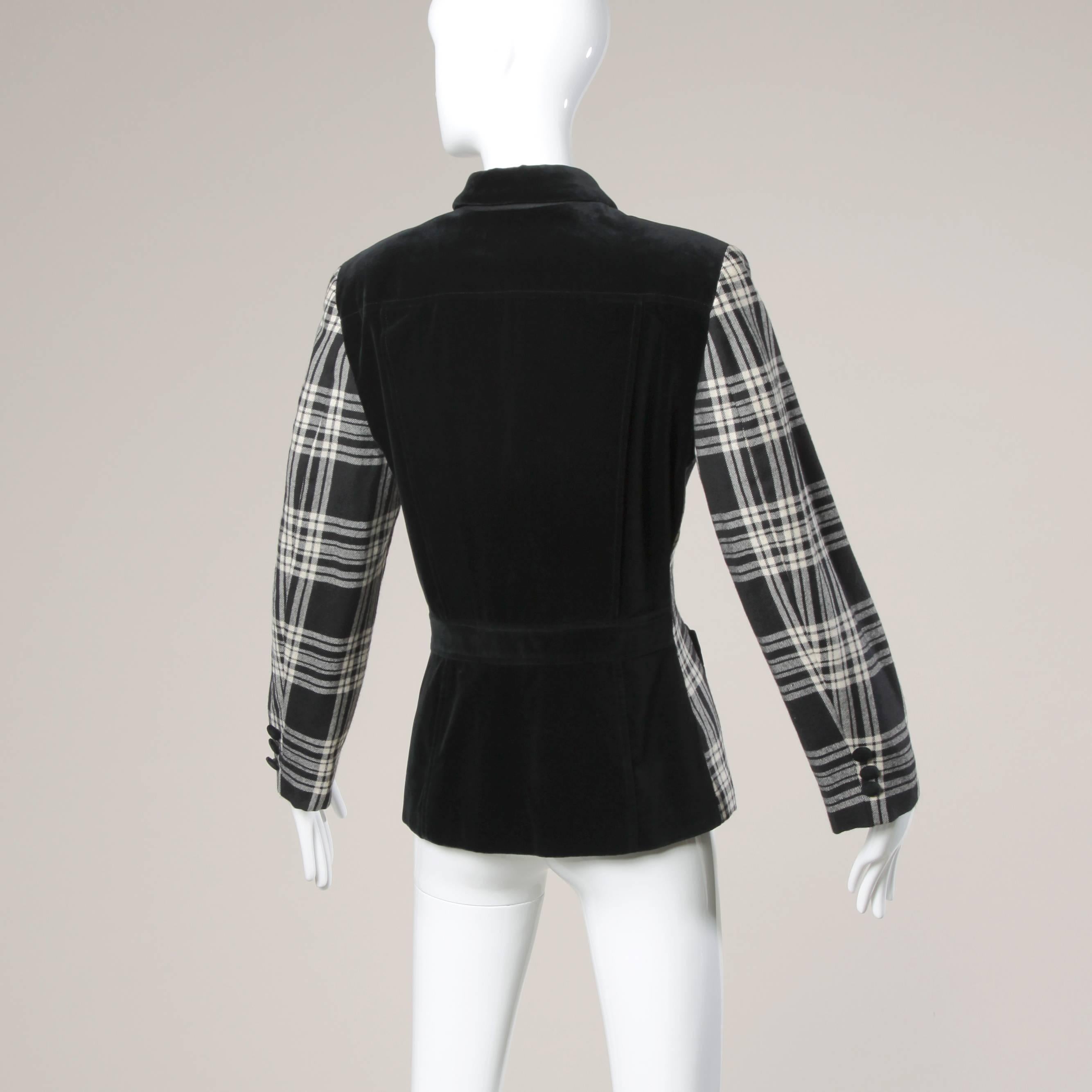 Moschino Vintage Black + White Wool Plaid Blazer Jacket In Excellent Condition In Sparks, NV