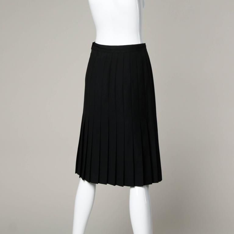 Gorgeous Valentino for Neiman Marcus Vintage Black 100% Wool Pleated ...