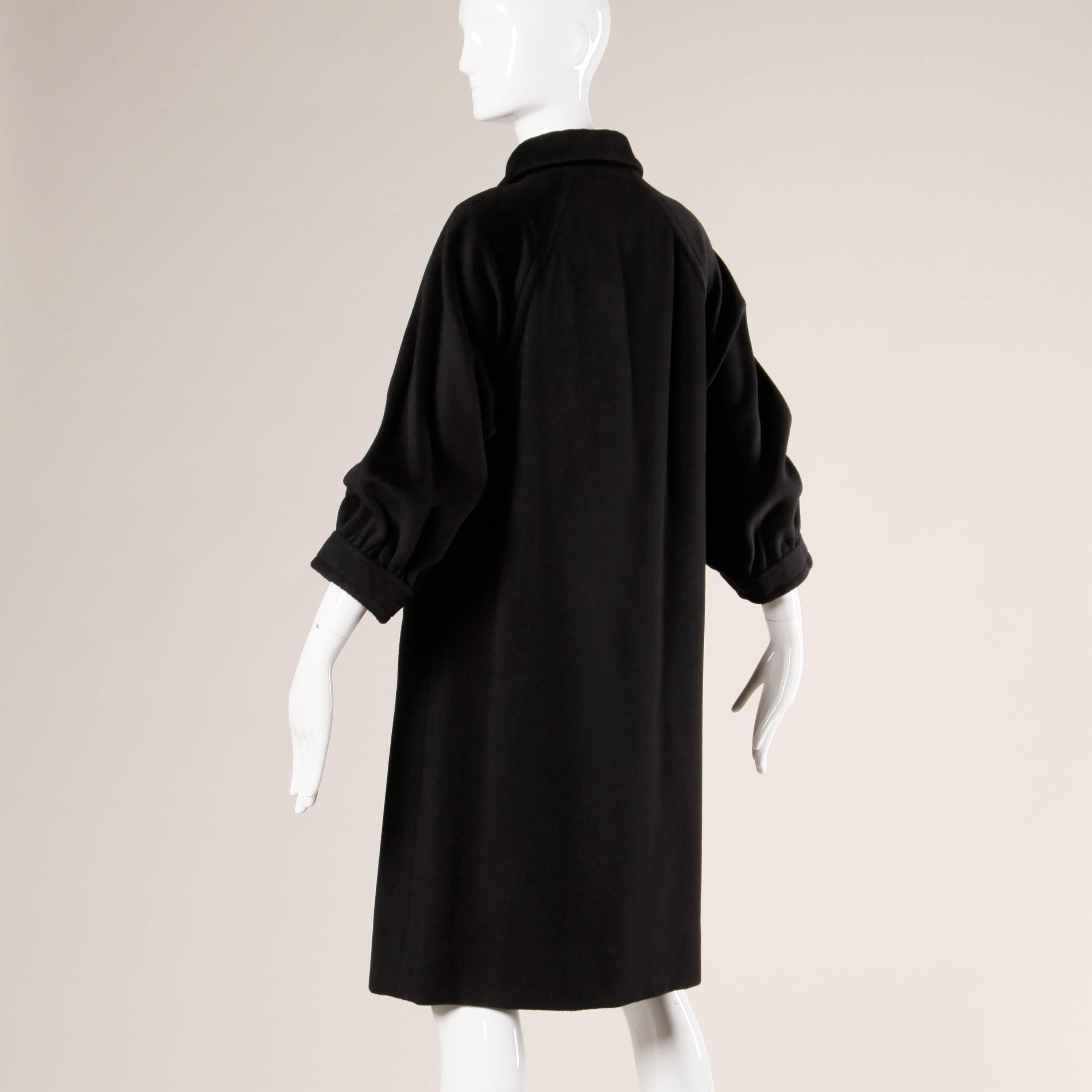 Galanos Minimalist Vintage Charcoal Gray Cashmere Coat with Slit Pockets In Excellent Condition For Sale In Sparks, NV