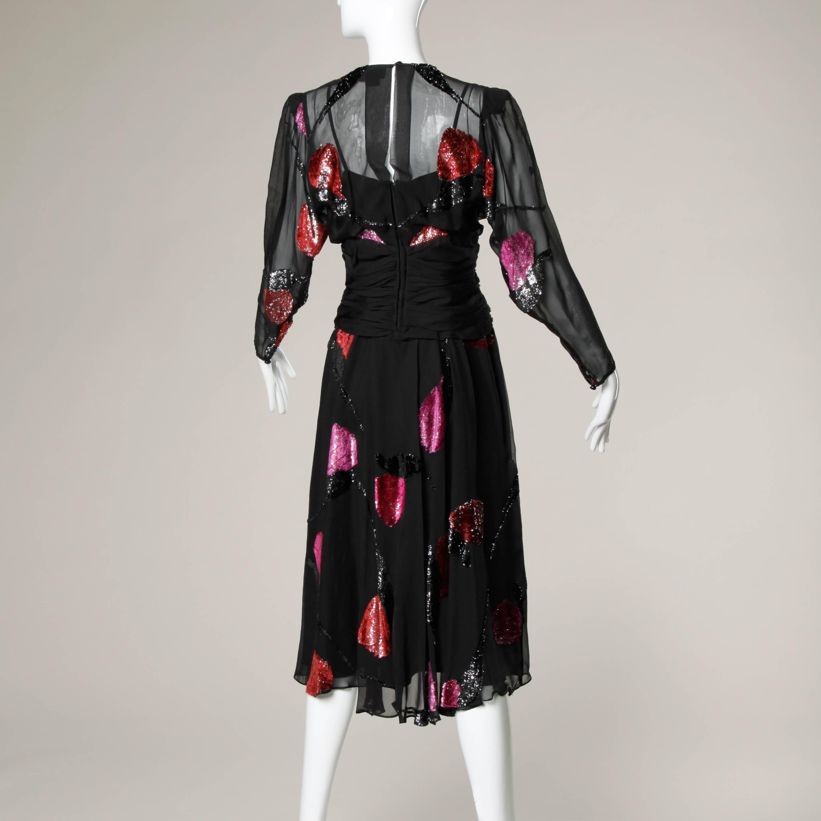 Beautiful delicate silk chiffon dress with a metallic burn out velvet floral design.

Details:

Partially Lined
Back Zip and Button Closure 
Marked Size: US 6
Estimated Size: Small
Color: Black/ Pink/ Red/ Silver Metallic 
Fabric: 100% Silk