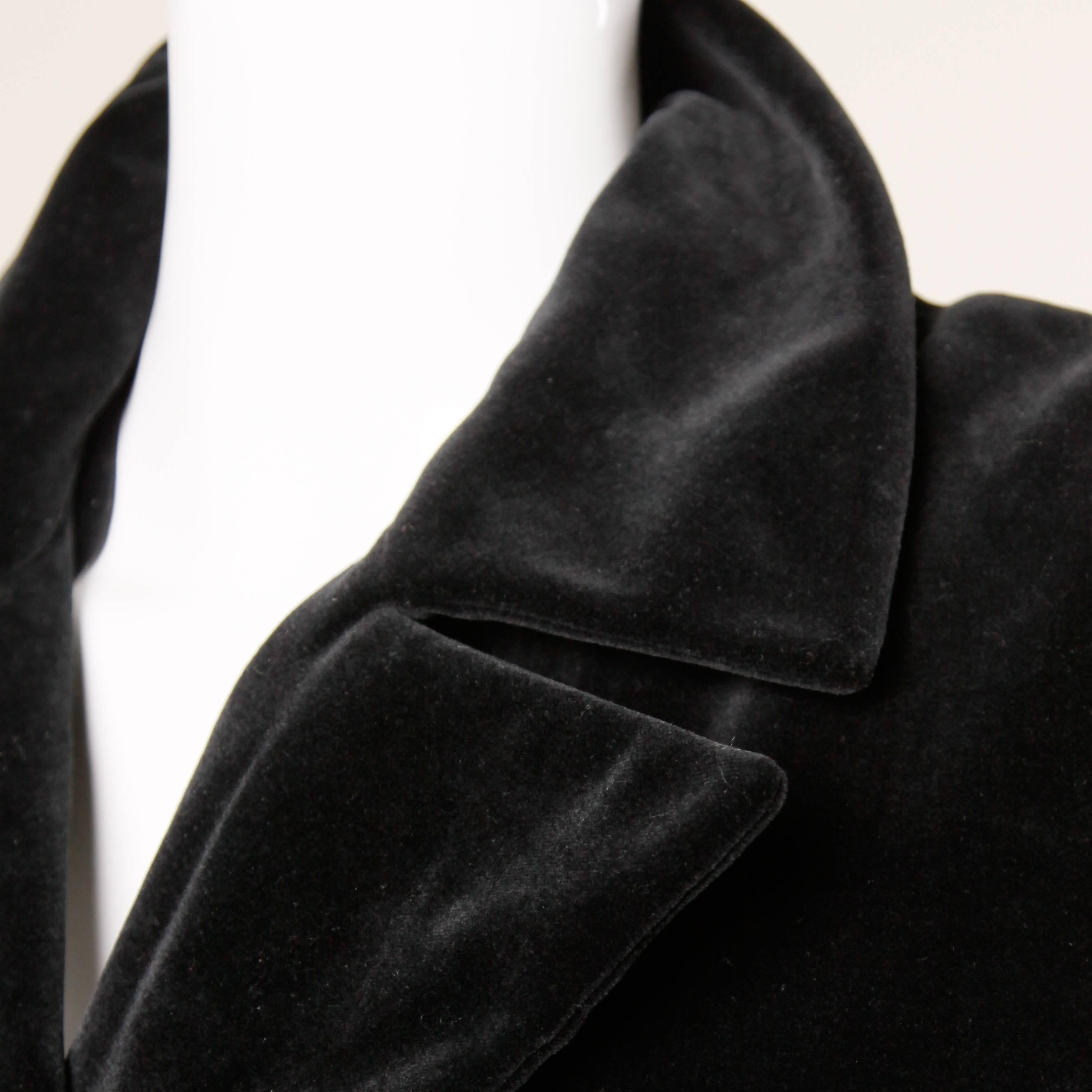Women's Valentino 1970s Vintage Black Velvet Coat