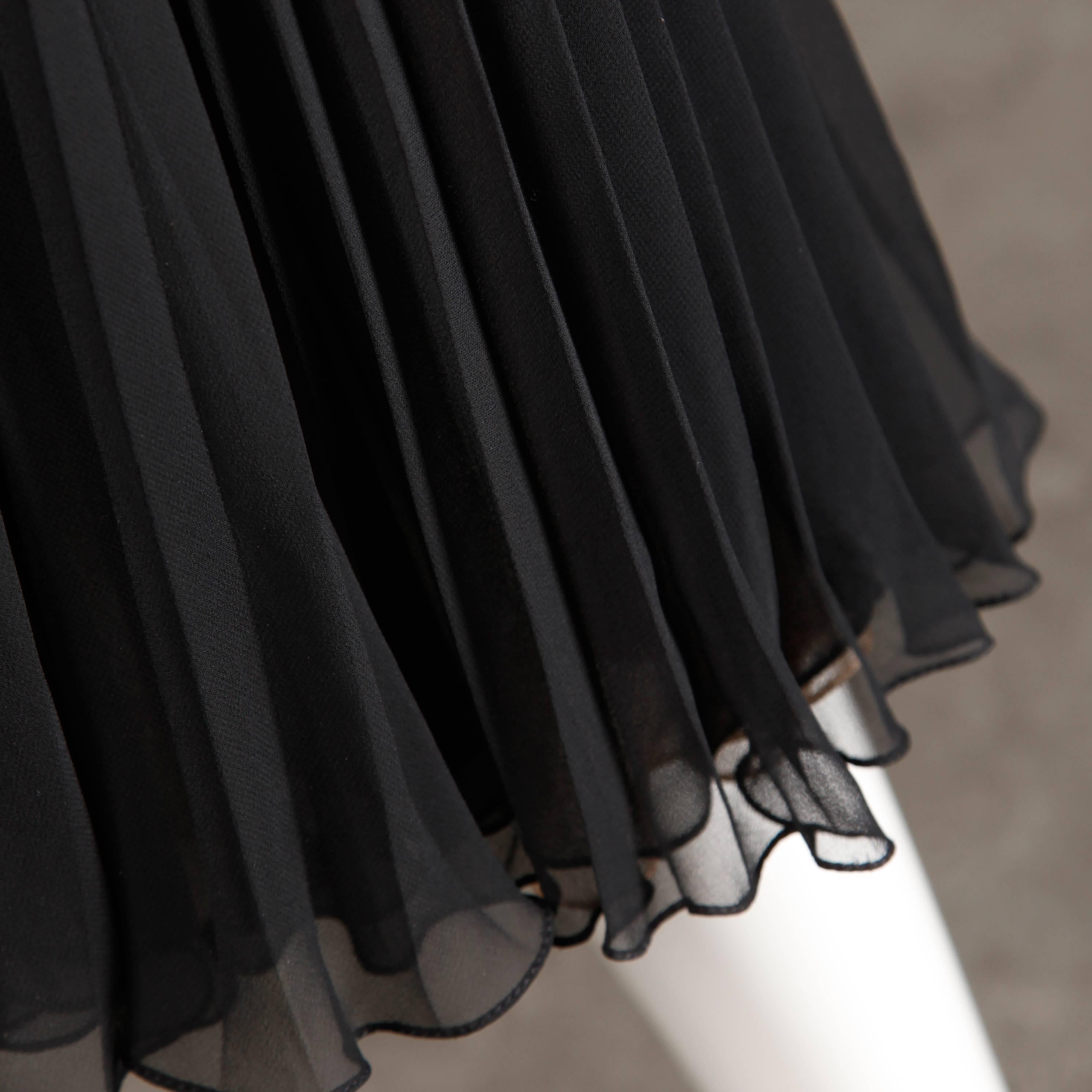 Women's Oscar de la Renta Vintage Black Silk Beaded Dress with Pleated Skirt
