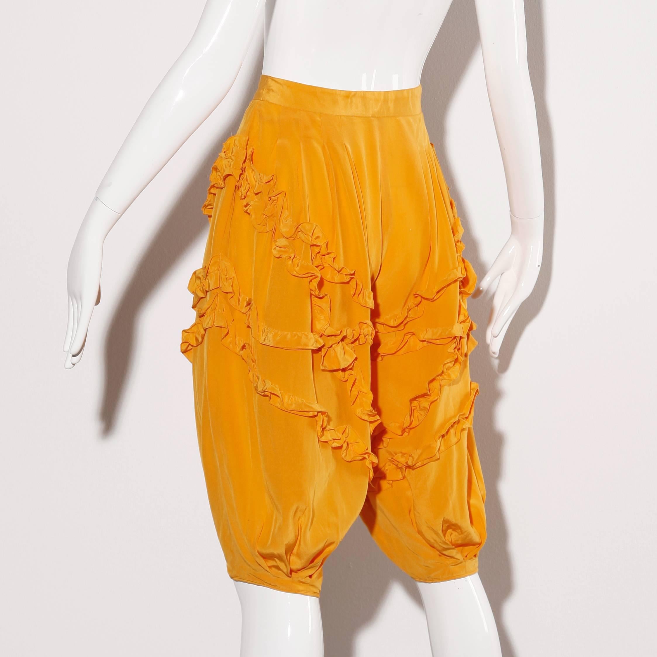 1980s Paco Rabanne Vintage Yellow Silk Culottes or Cropped Capri Pants In Excellent Condition In Sparks, NV