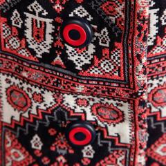 Manteau tapisserie rouge vintage de l'Utah Tailoring Mills des années 1960