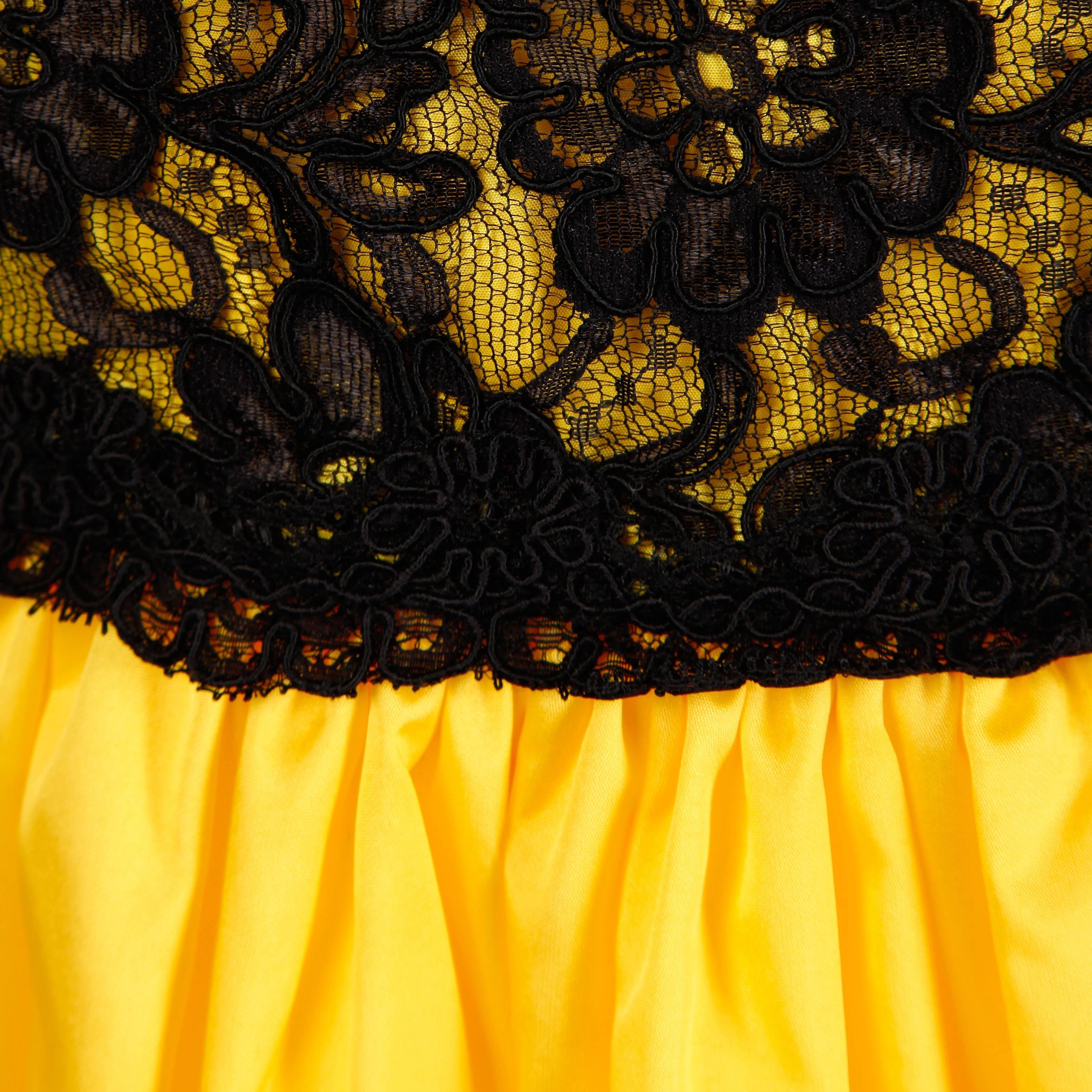 Women's Bill Blass Vintage Yellow and Black Lace Halter Dress For Sale