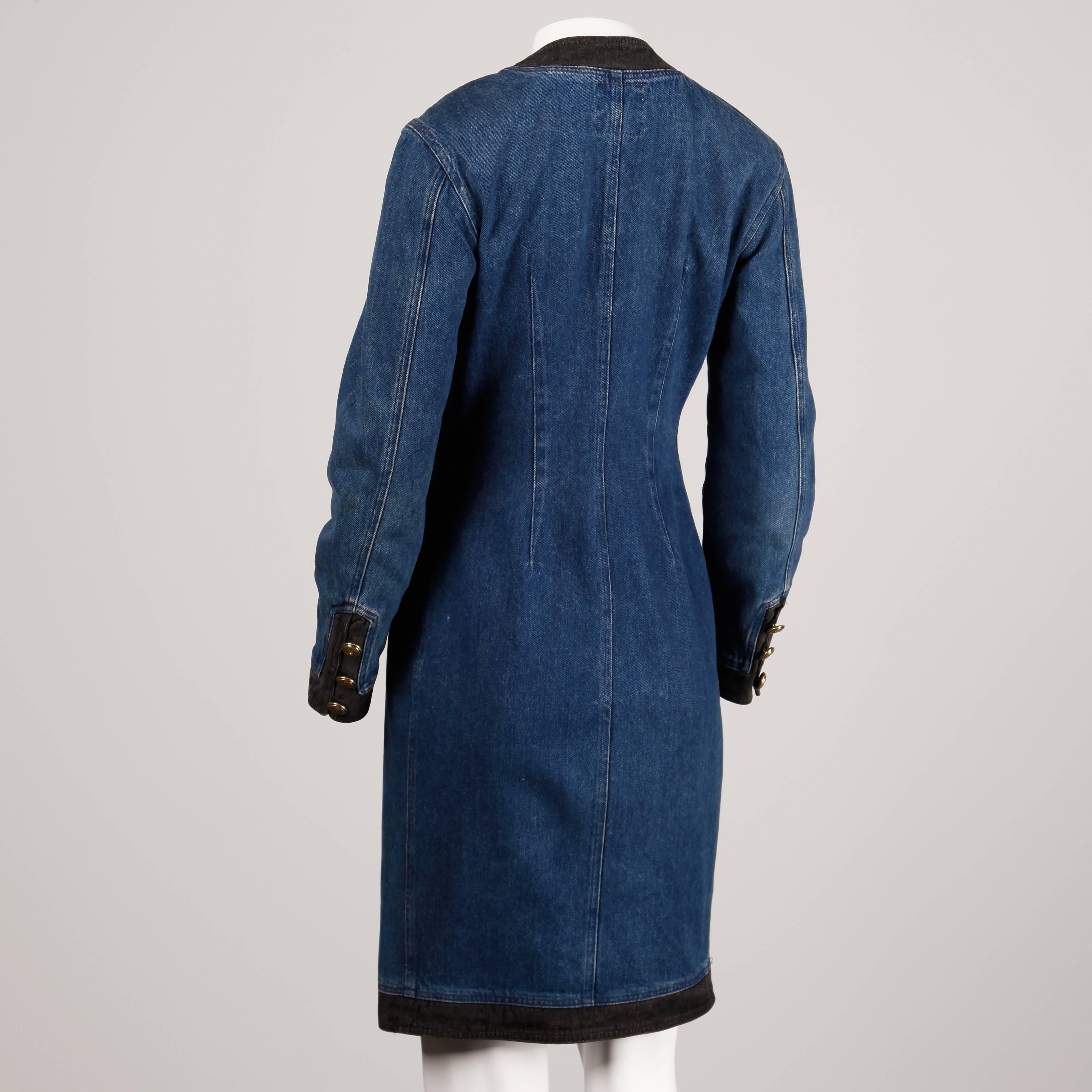 Robe vintage Moschino en jean noir et bleu (années 1990)  en vente 1