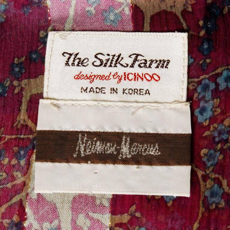 De las mujeres Vestido de seda flecado metalizado de los años 70 Vintage Paper Thin en venta