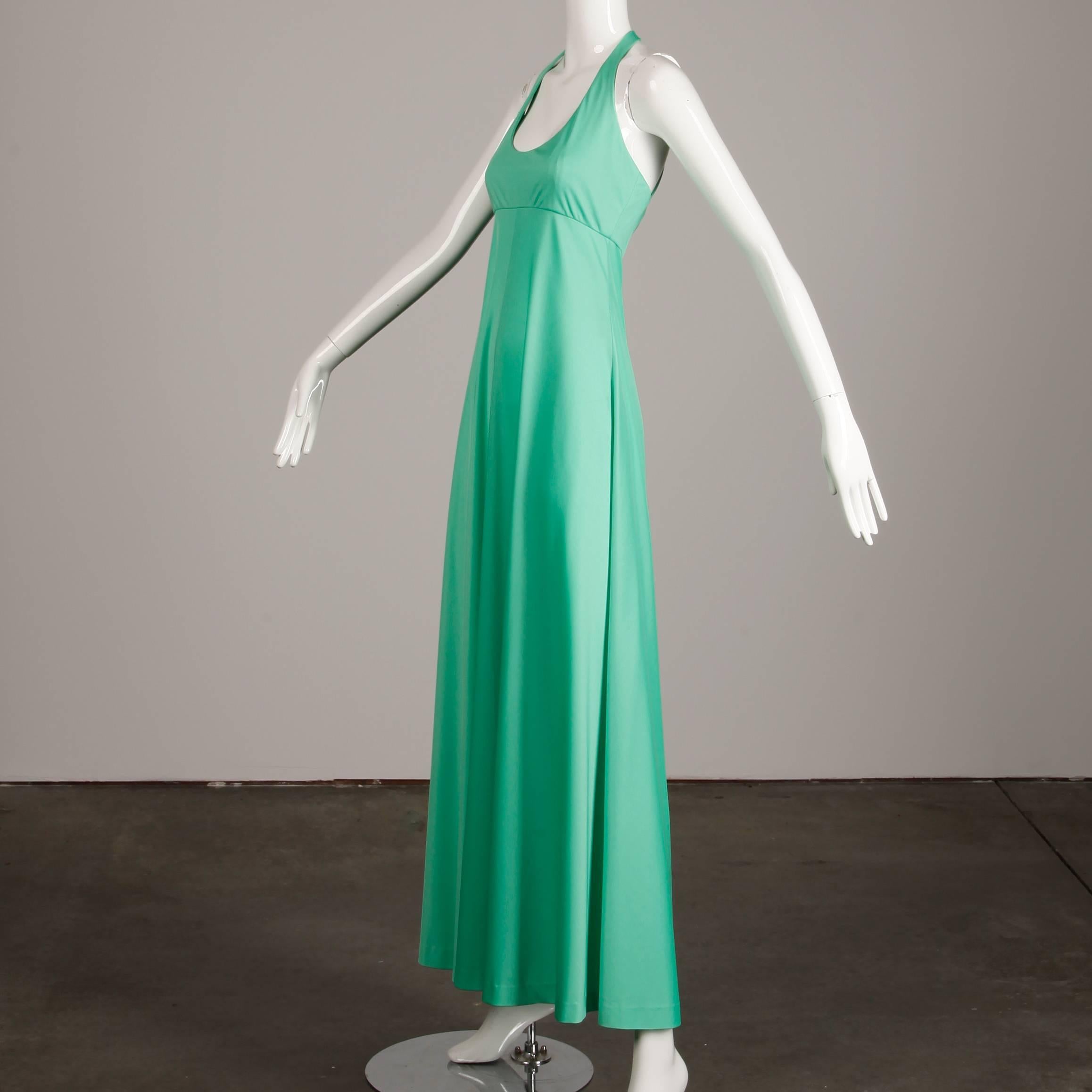 1970s Joan Leslie by Kasper Vintage Mint Green Maxi Dress + Ostrich Feather Wrap In Excellent Condition In Sparks, NV