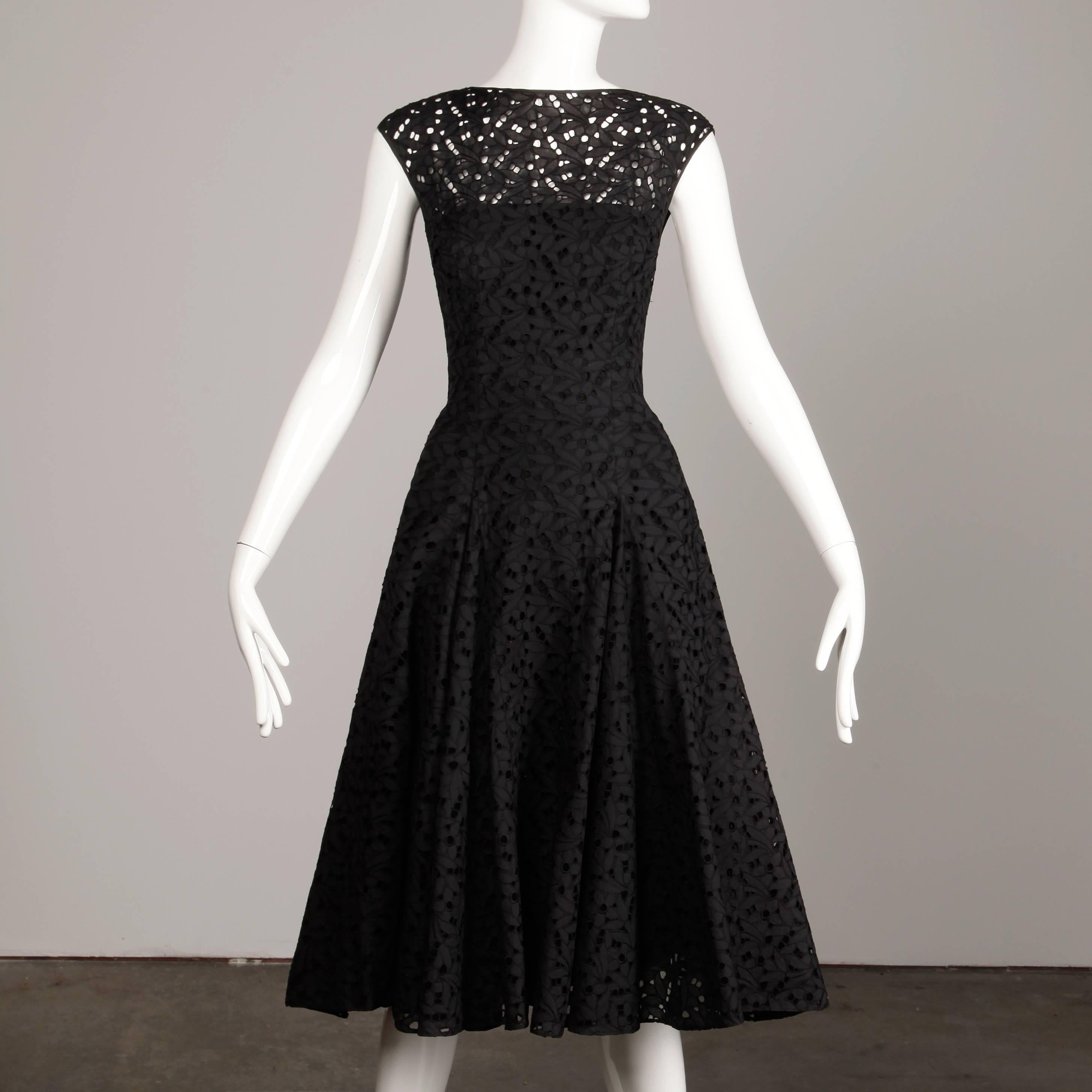 Women's 1950s Estevez Vintage Black Eyelit Lace Sleeveless Full Sweep Cocktail Dress