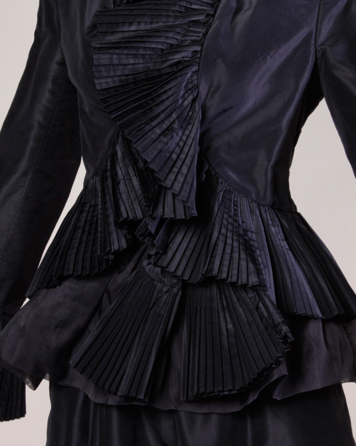 1970s Bill Blass Vintage Silk 4-Piece Jacket + Skirt Suit Dress Ensemble For Sale 4