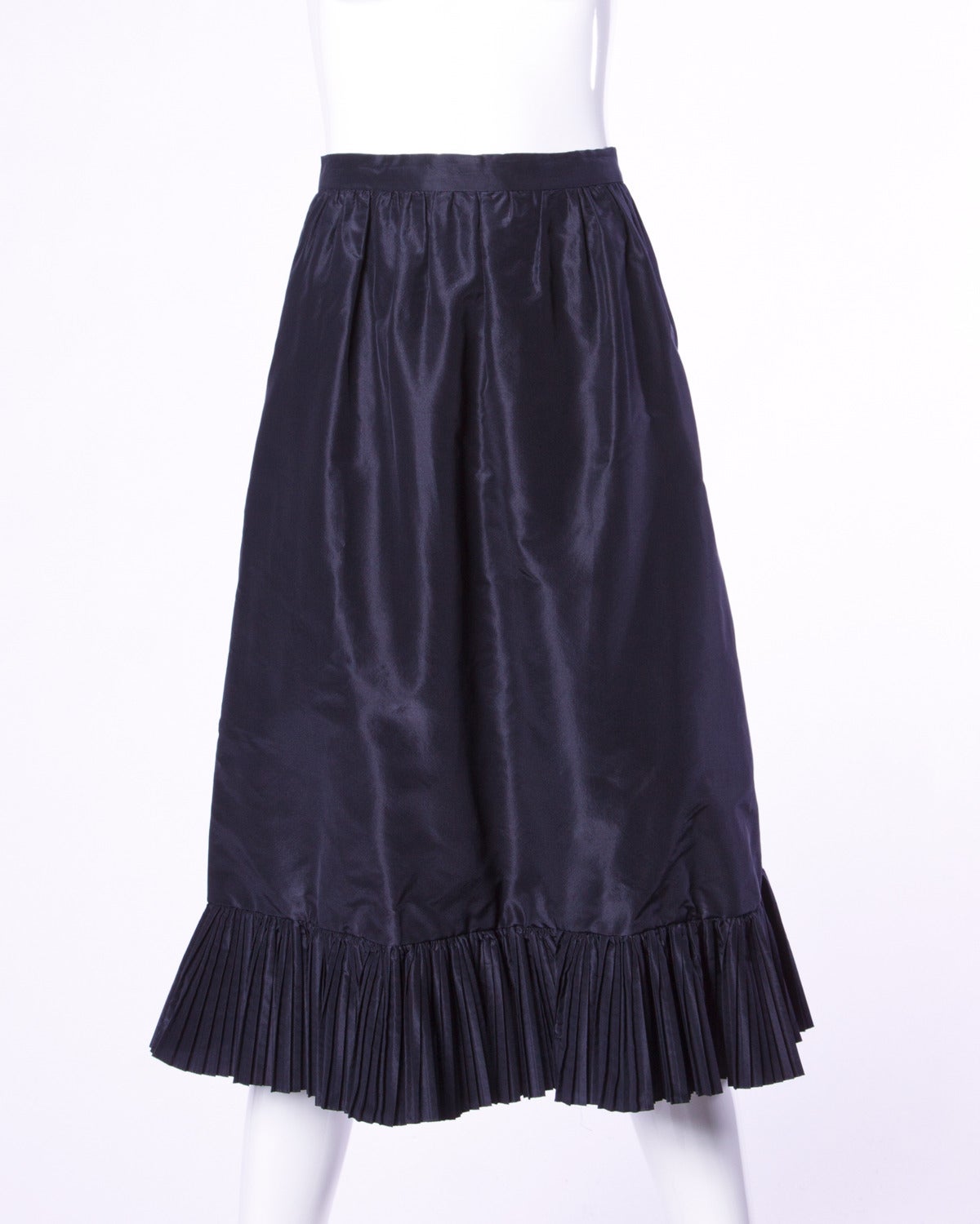 1970s Bill Blass Vintage Silk 4-Piece Jacket + Skirt Suit Dress Ensemble For Sale 3