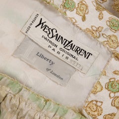 1960er Jahre Yves Saint Laurent Haute Couture nummeriertes, besticktes Abendkleid aus Seide