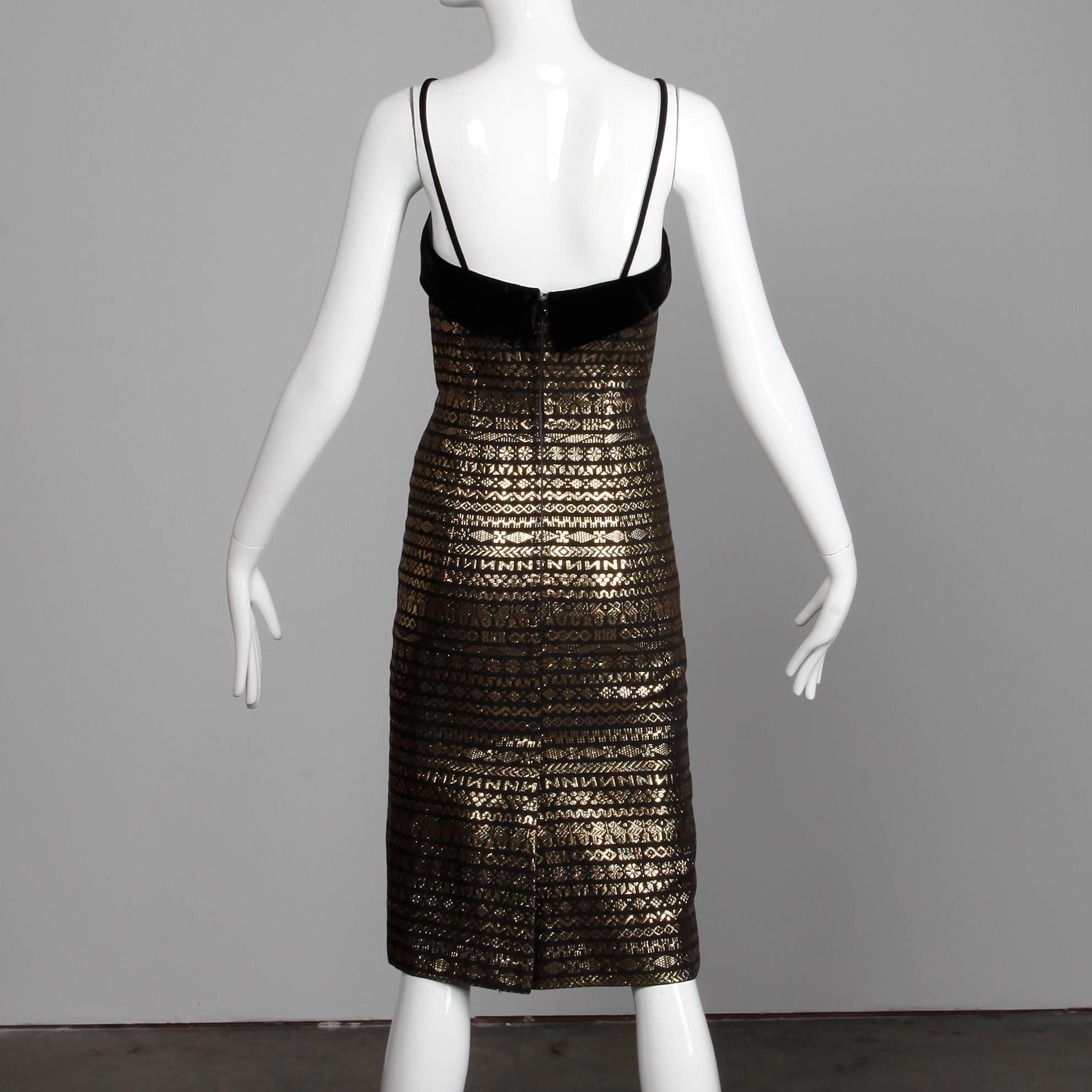 1960s Sexy Vintage Metallic Gold + Black Sheath Cocktail Dress with Velvet Trim In Excellent Condition For Sale In Sparks, NV