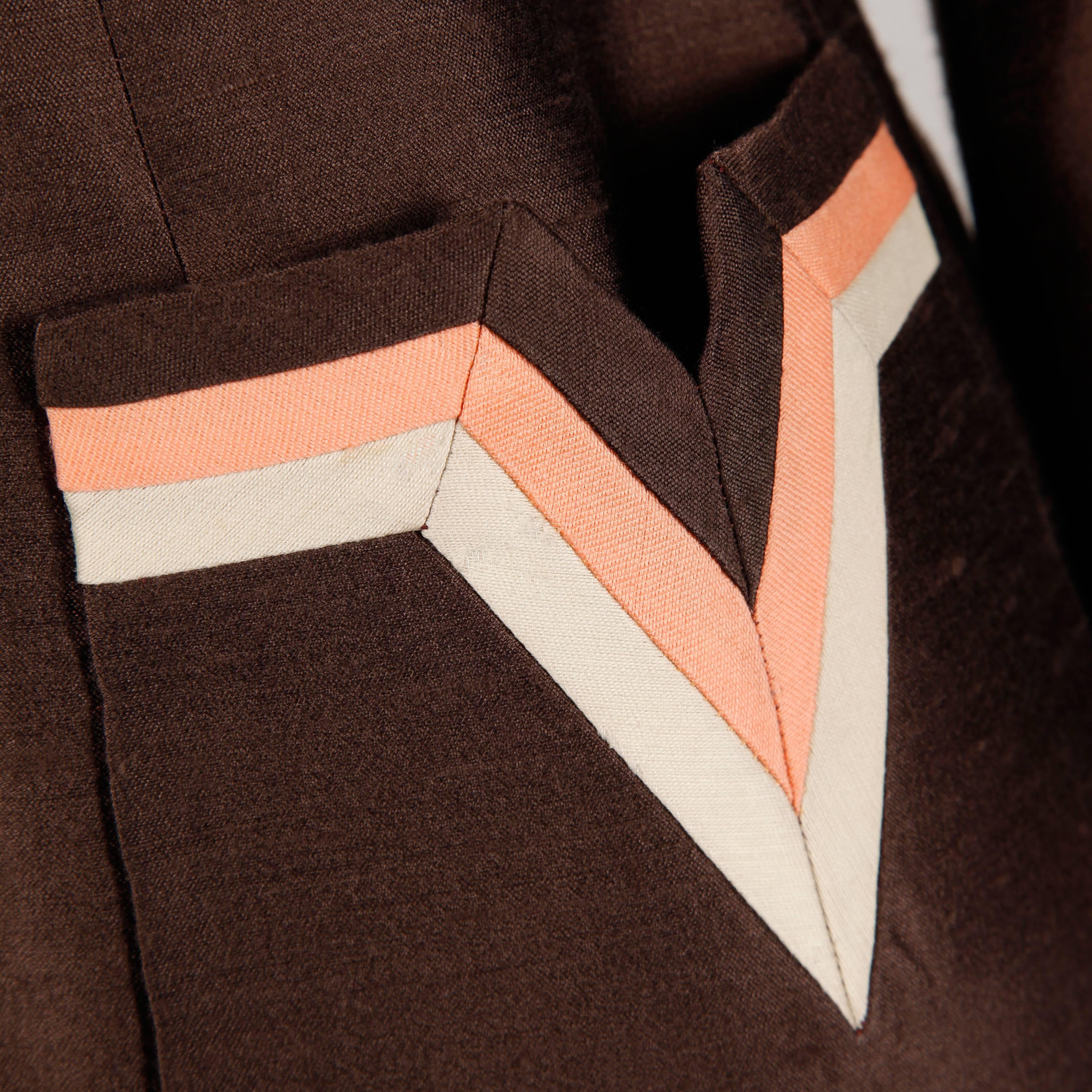 Noir Superbe ensemble manteau et robe rayé rose et marron en soie et laine vintage des années 1960 en vente