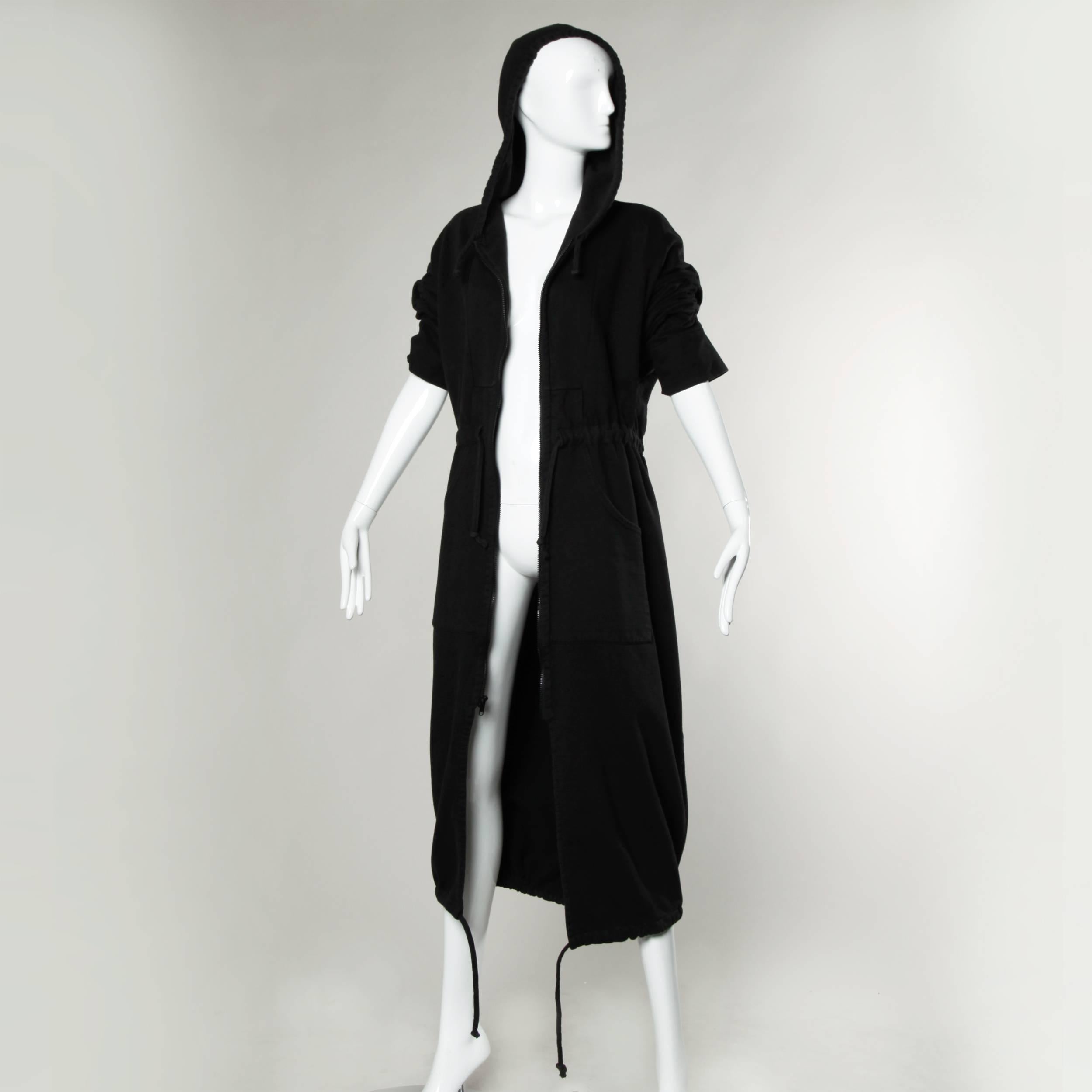 Norma Kamali Omo Vintage 90s Black Hooded Sweatshirt Coat In Excellent Condition In Sparks, NV
