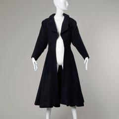 Seltener:: früher Traina-Norell Label 1940s Navy Woll-Swing-Mantel mit einem massiven Sweep