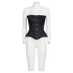 GUY LAROCHE Otoño-Invierno 2002: Corsé negro exclusivo