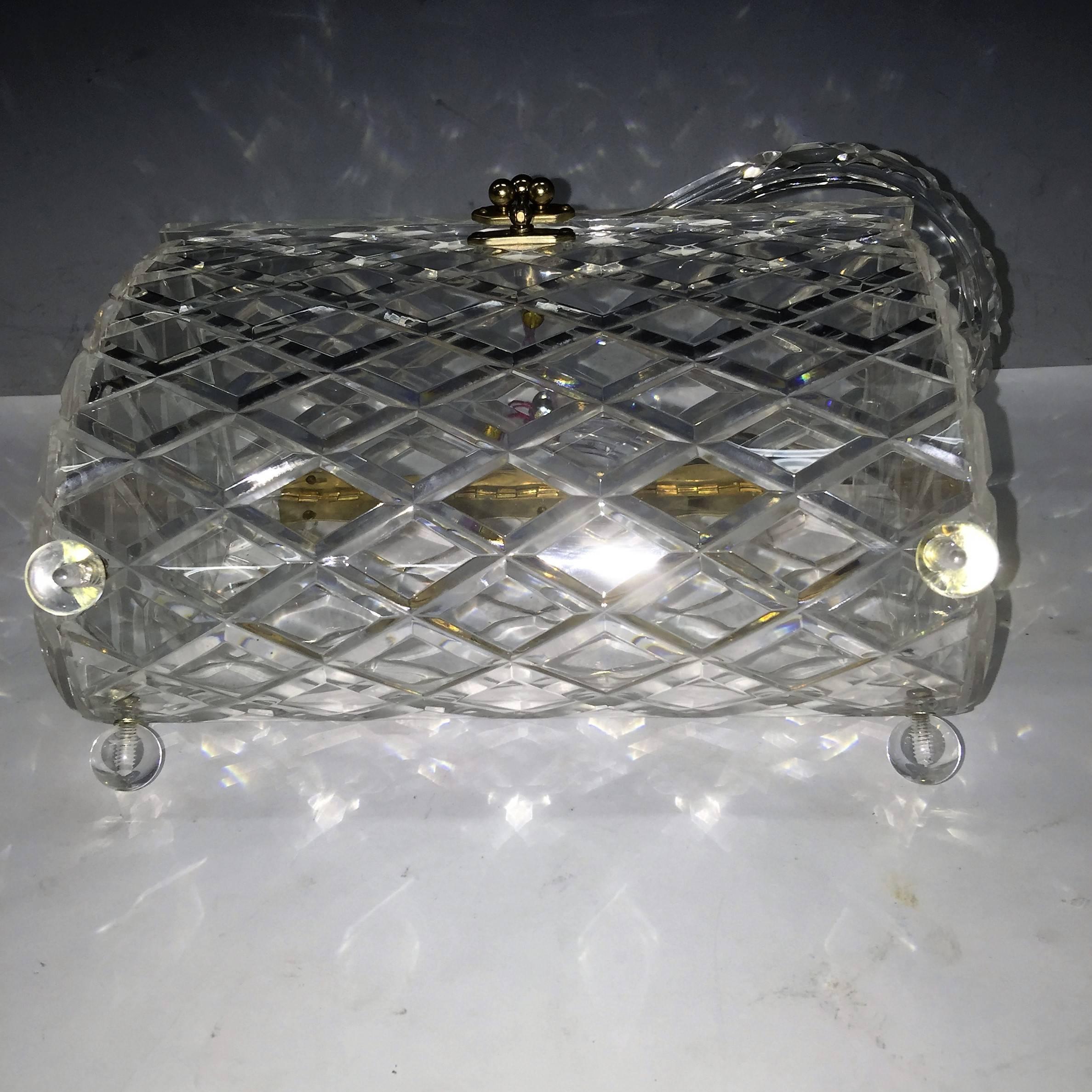 Beautiful Clear Diamond Cut Design Lucite Handbag with Lucite Ball Feet In Excellent Condition For Sale In New York, NY