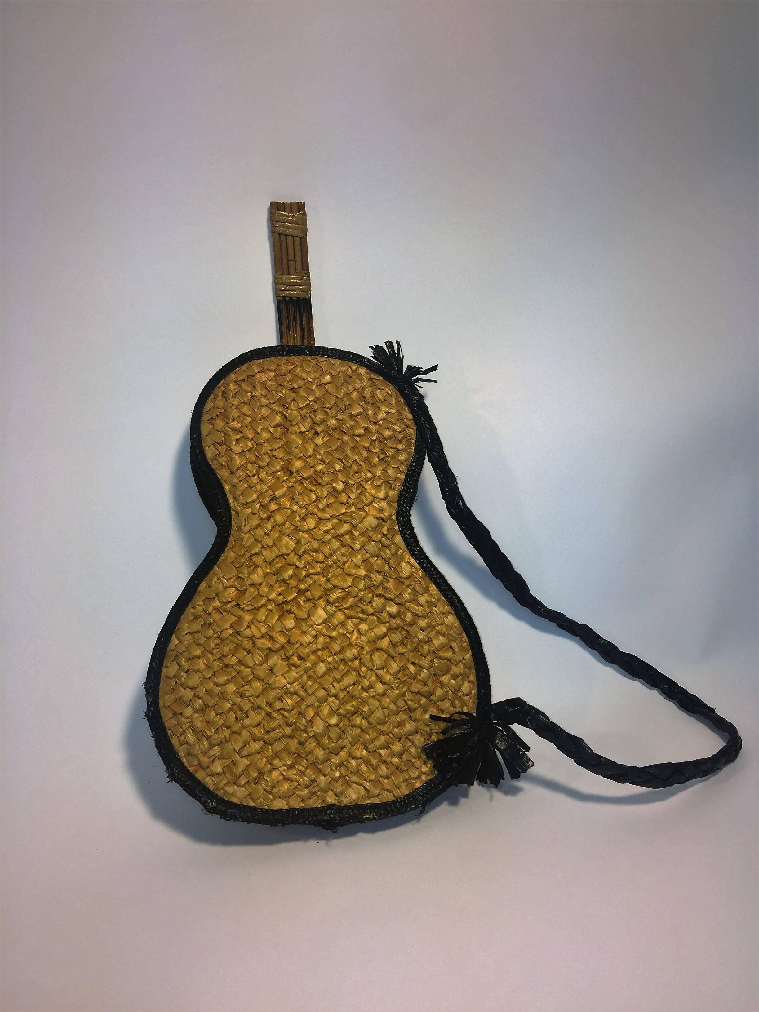 Brown Great Rare Mid Century Raffia Guitar Handbag For Sale