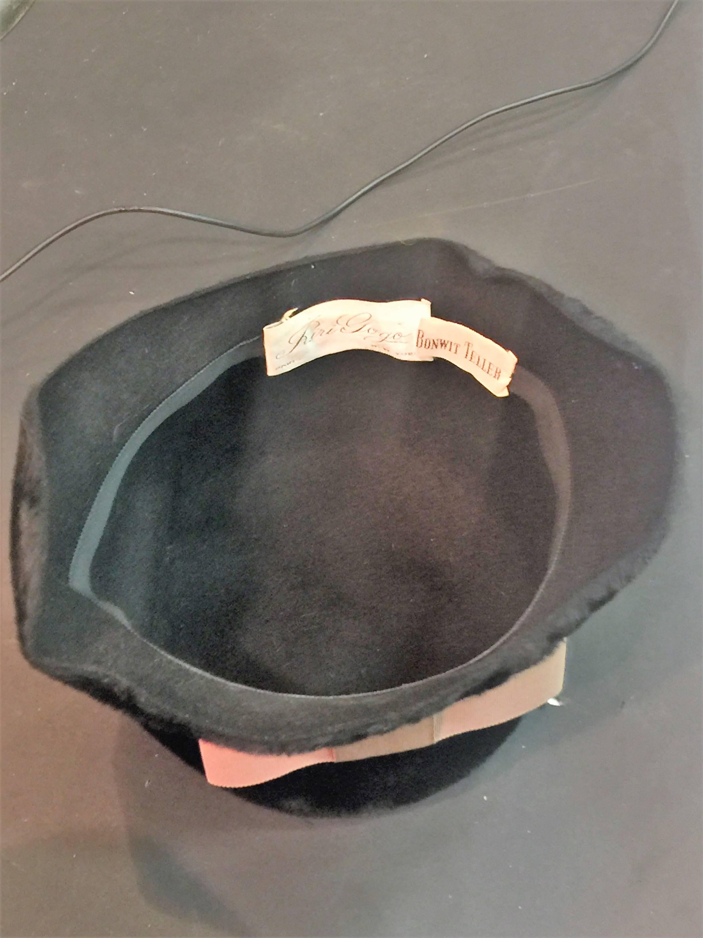 Chic Black Velour Hat with brown Grosgrain Ribbon Decoration For Sale 1