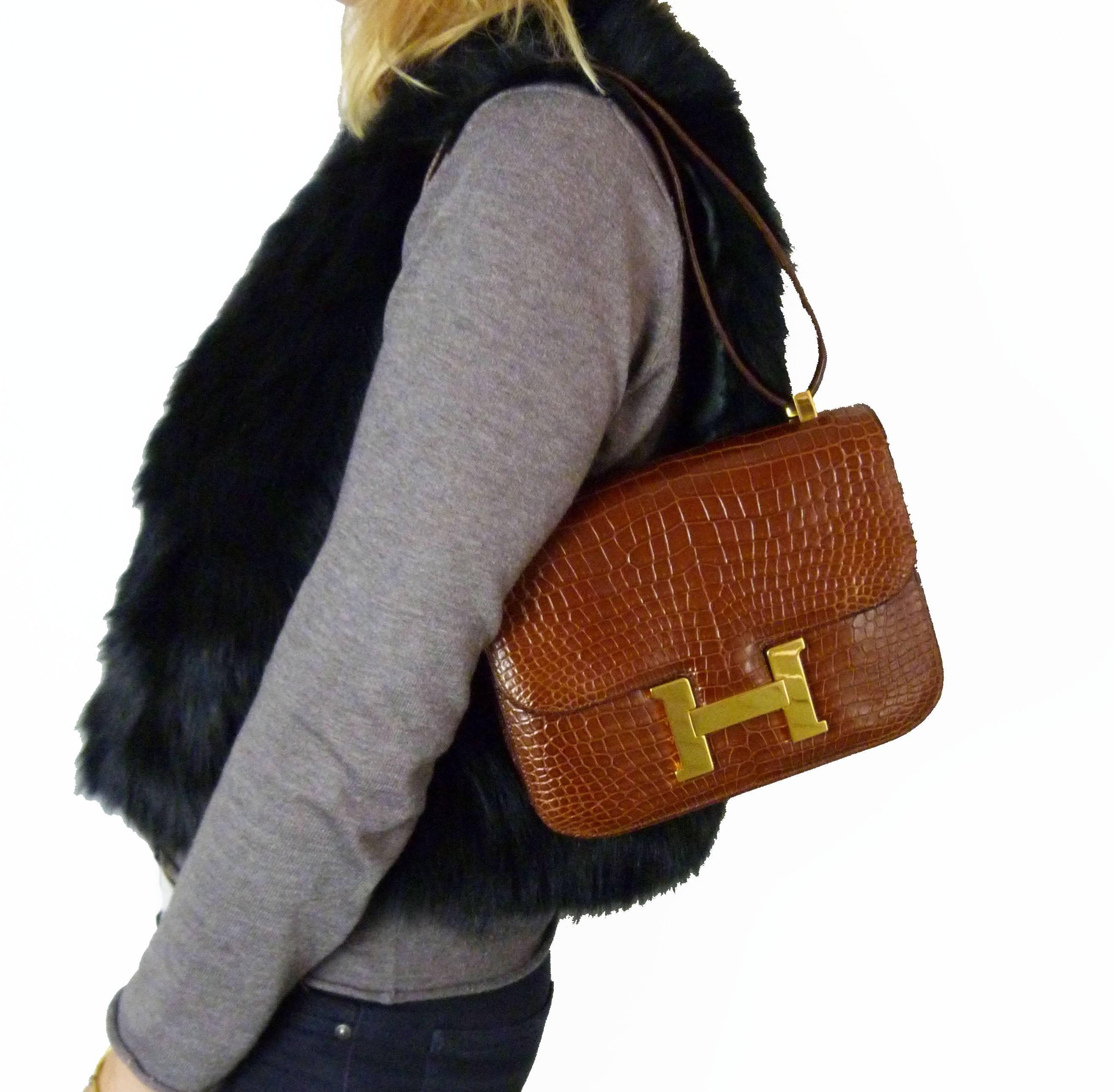 Hermes Brown Constance crocodile 23Cm Bag In Excellent Condition For Sale In Castries, FR
