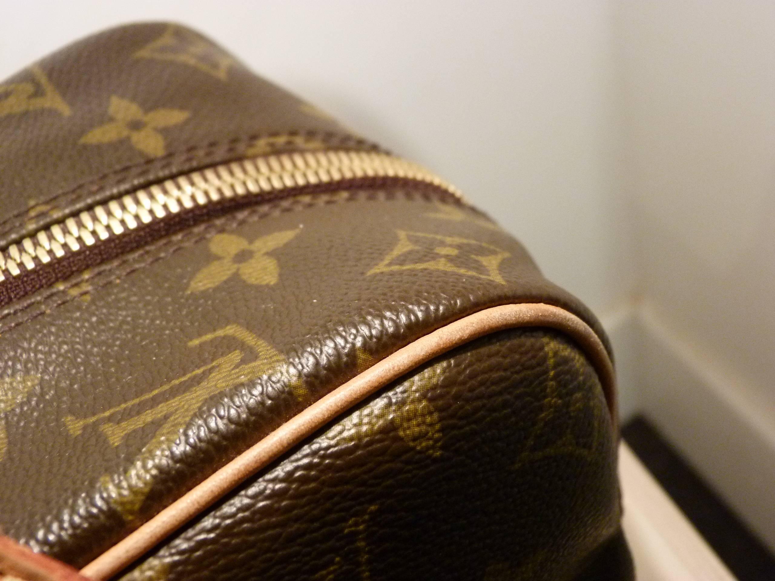Louis Vuitton Monogram Handbag In Good Condition In Castries, FR