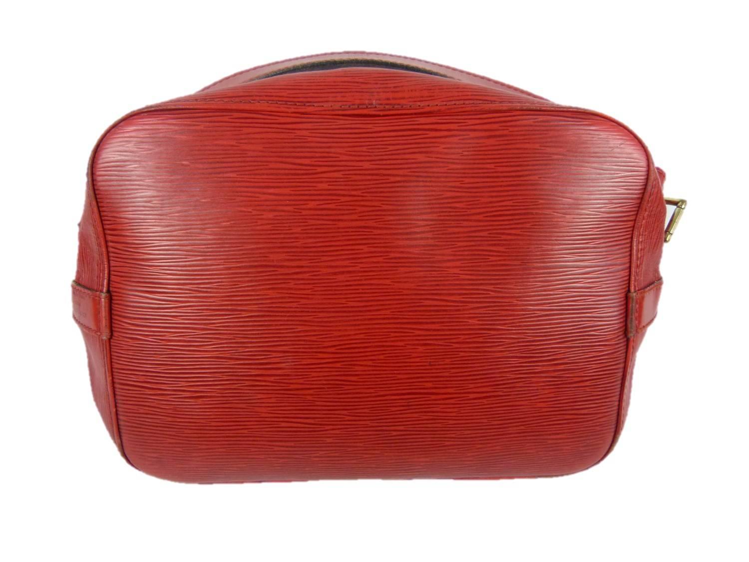Louis Vuitton Petit Noé Shoulder Bag In Good Condition In Castries, FR