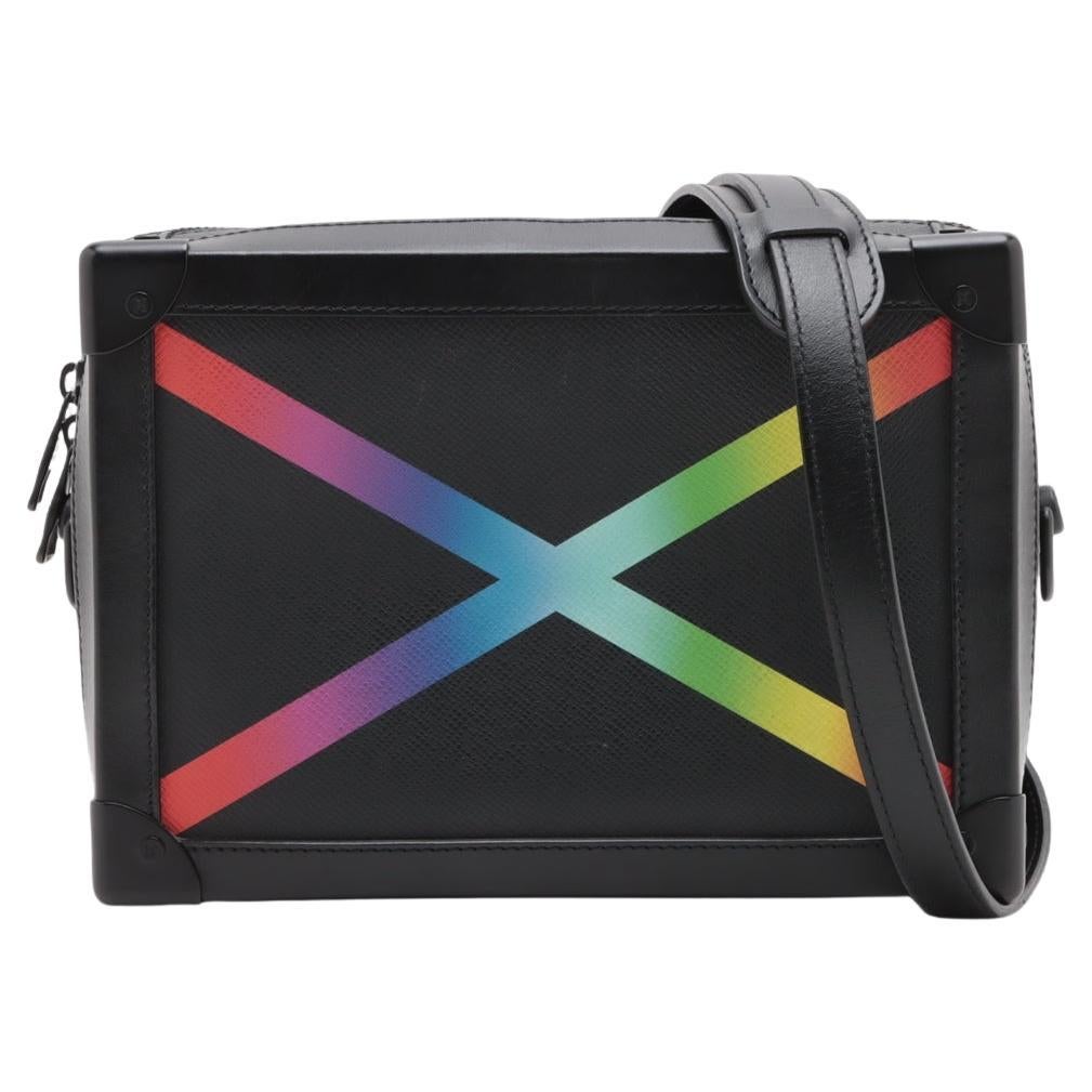 Louis Vuitton Taiga Rainbow Soft Trunk Umhängetasche * PREORDER * im Angebot