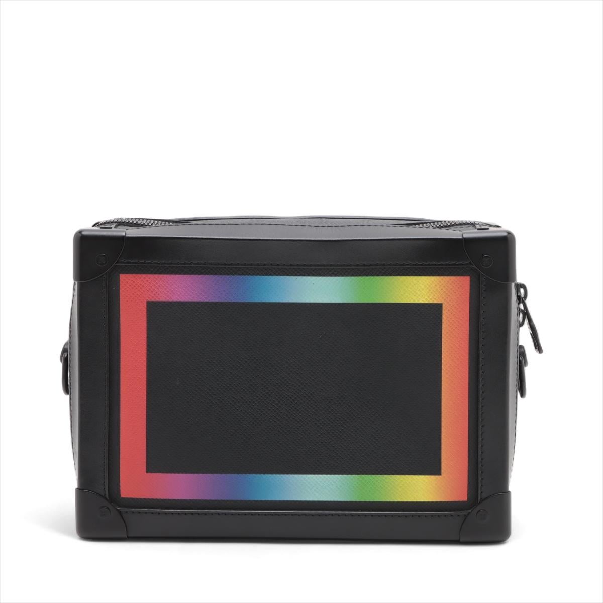 Louis Vuitton Taiga Rainbow Soft Trunk Umhängetasche * PREORDER * (Schwarz) im Angebot