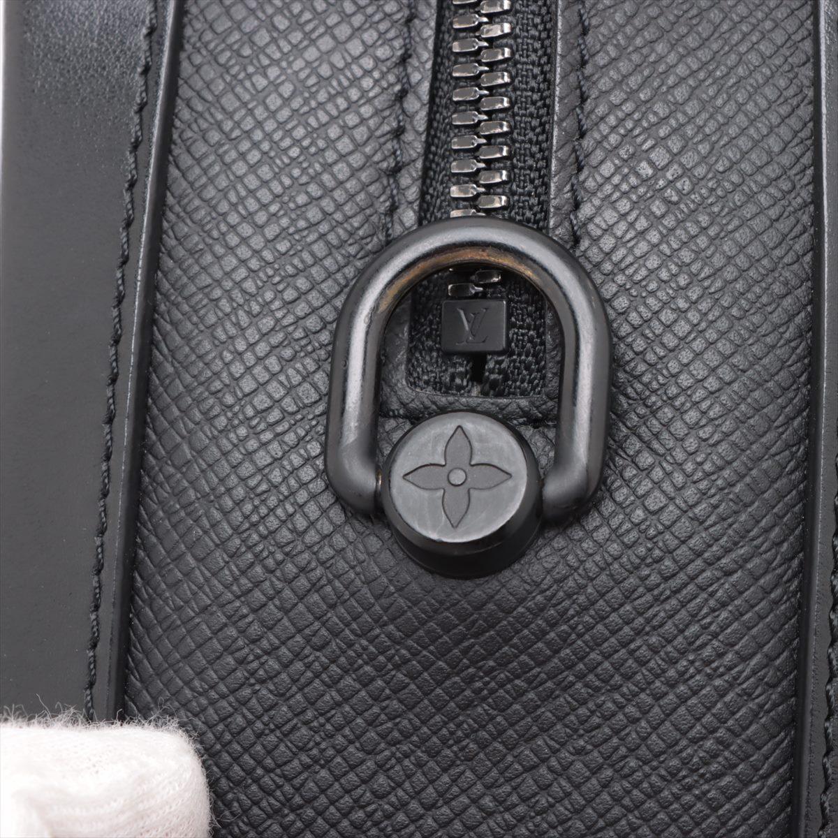 Louis Vuitton Taiga Rainbow Soft Trunk Umhängetasche * PREORDER * im Angebot 9