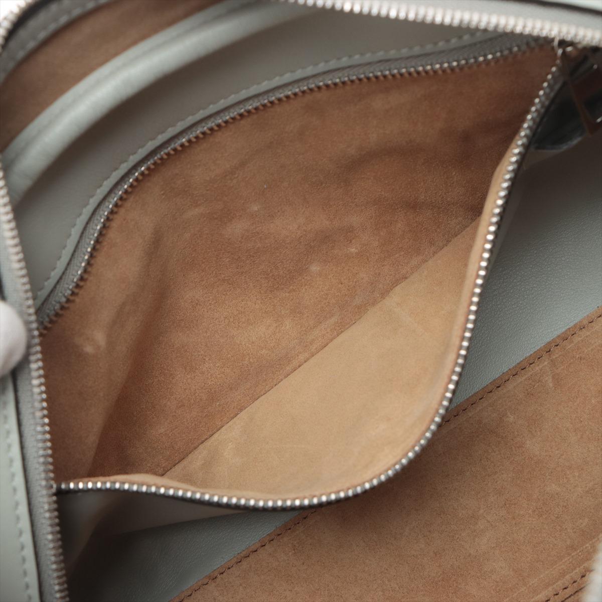 Loewe Amazona 23 Leather Two-Way Handbag Sage Green * PREORDER * (précommande) en vente 6