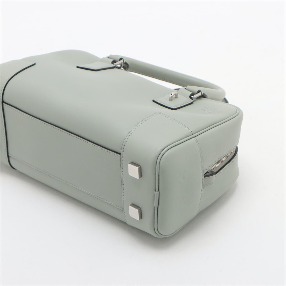 Loewe Amazona 23 Leather Two-Way Handbag Sage Green * PREORDER * (précommande) Pour femmes en vente