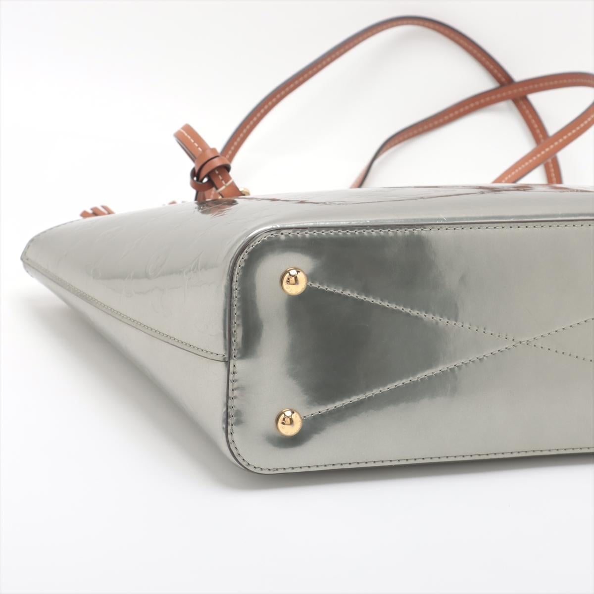 Louis Vuitton Monogram Vernis Long Beach PM Silver * PREORDER * im Angebot 1